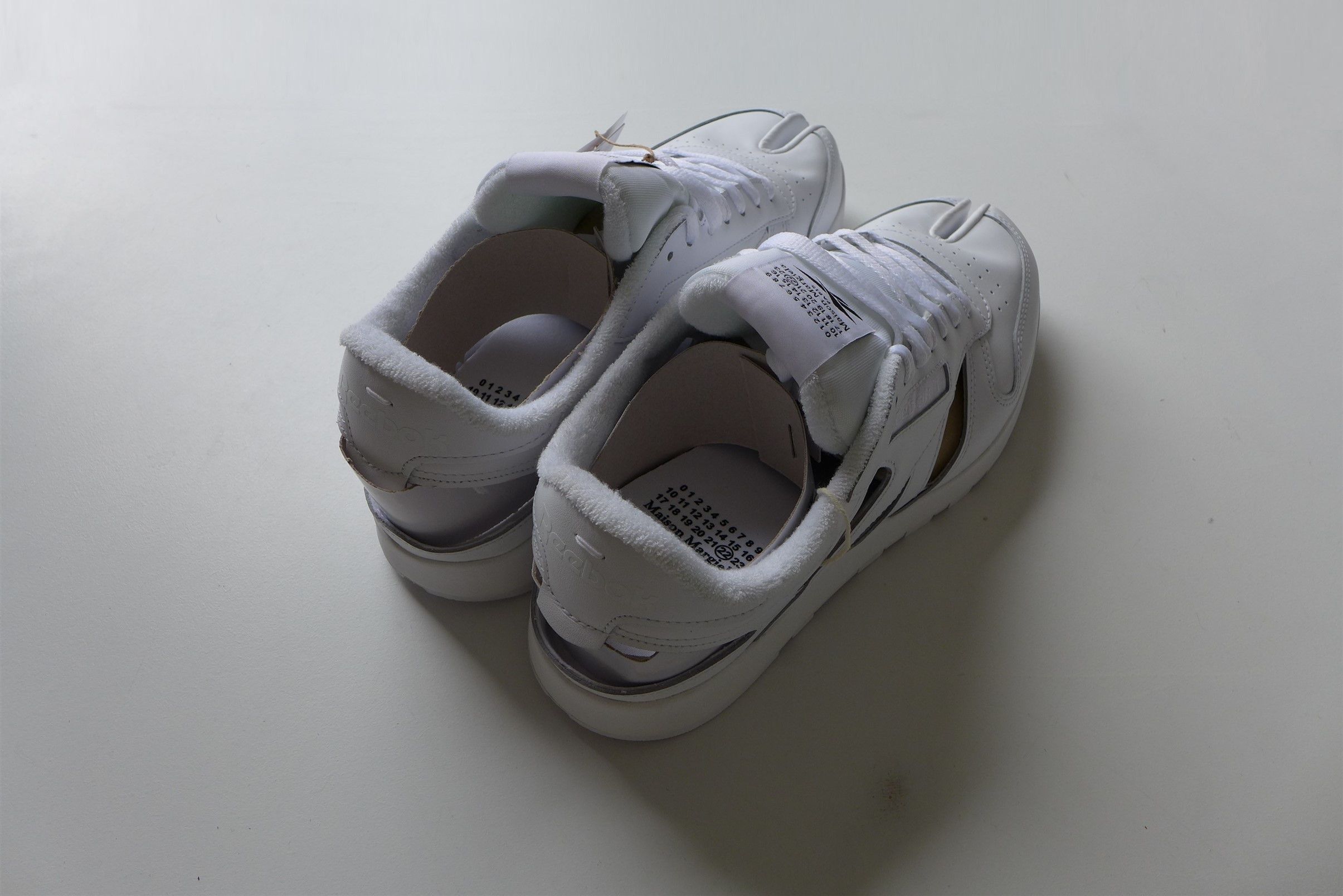 Maison Margiela × Reebok Magiela x Reebok Tabi White Classic Leather DQ Sneakers Size US 13 / EU 46 - 4 Thumbnail