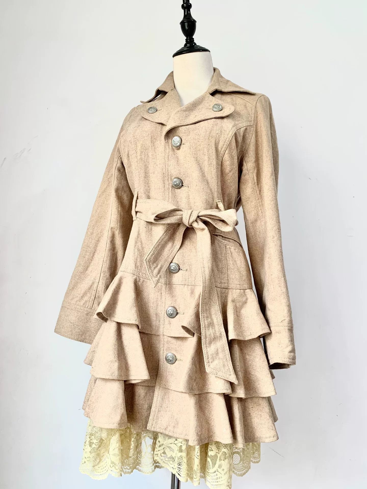 Vivienne Westwood beige ruffled coat with removable lace trim Size ONE SIZE - 1 Thumbnail