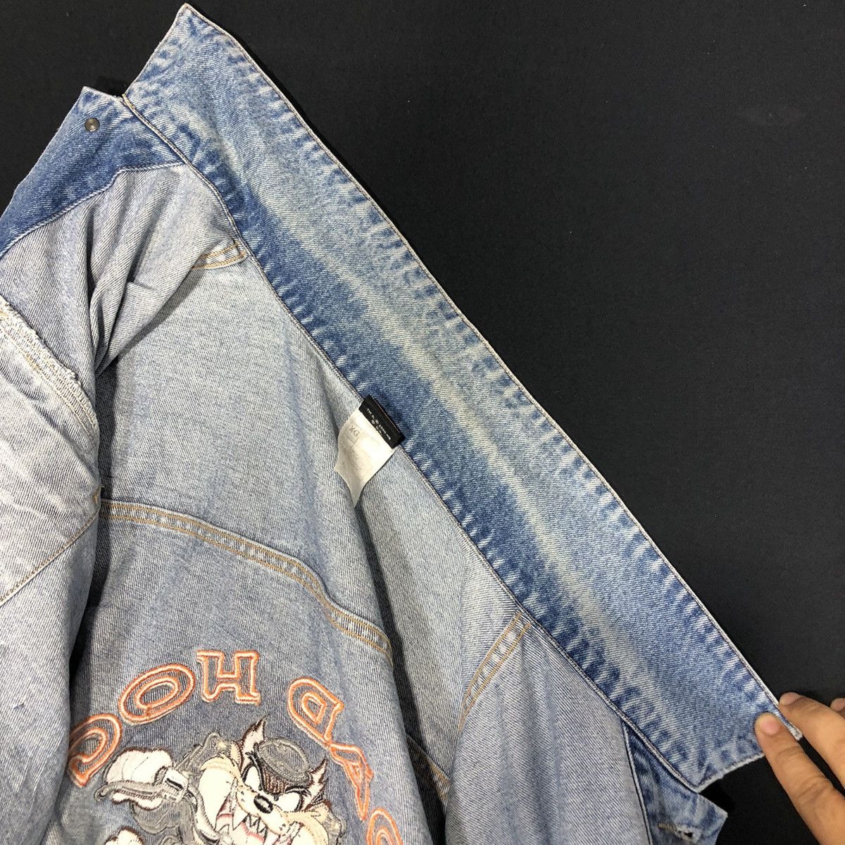 Harley Davidson × Vintage × Warner Bros Harley Davidson Motorcycle Warner Bros 2000 Trucker Jacket Size US XL / EU 56 / 4 - 4 Thumbnail