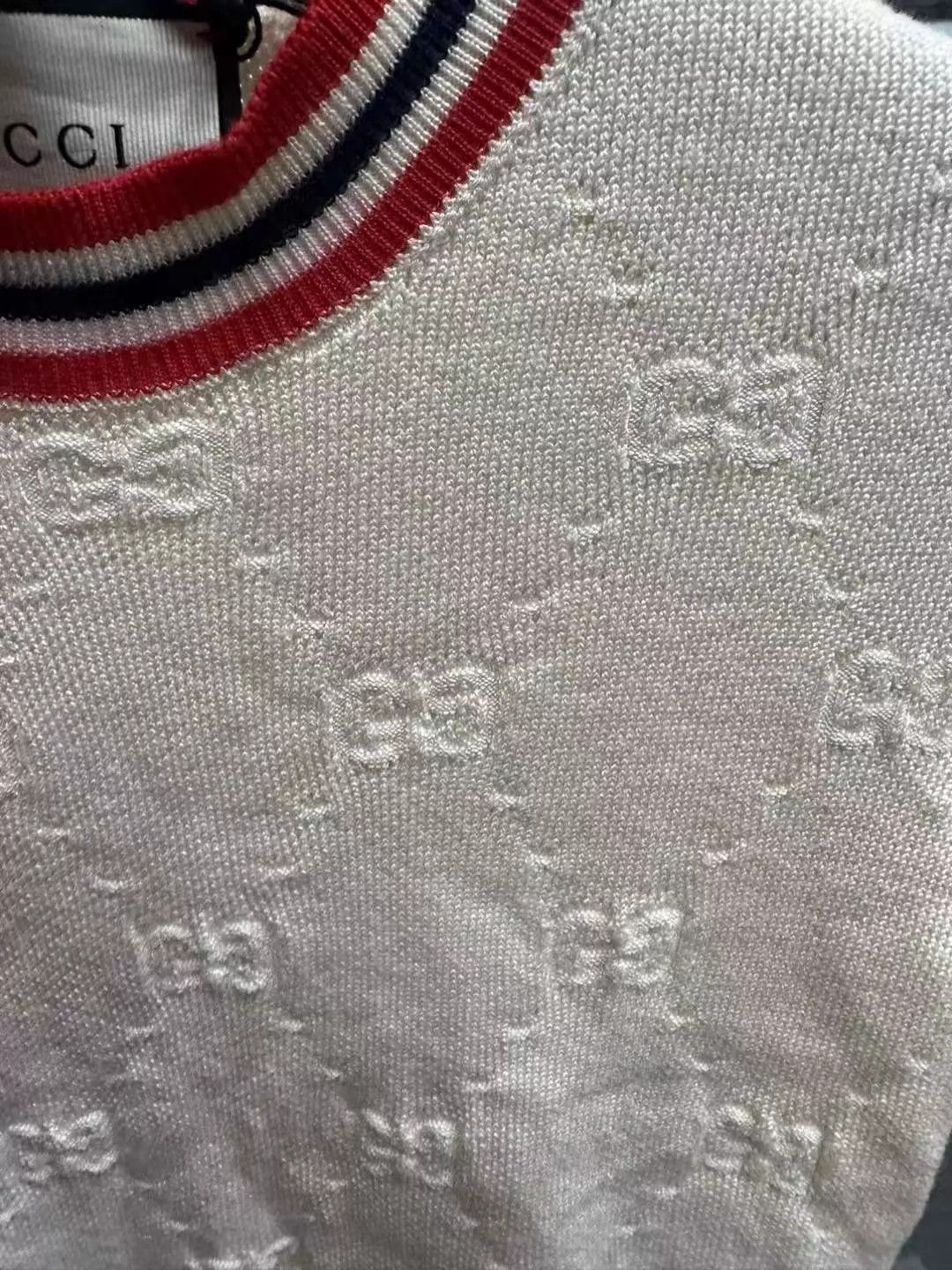 Gucci Gucci White Red GG All-Over Print Knit Short Sleeve XS NWT Size XS / US 0-2 / IT 36-38 - 3 Thumbnail