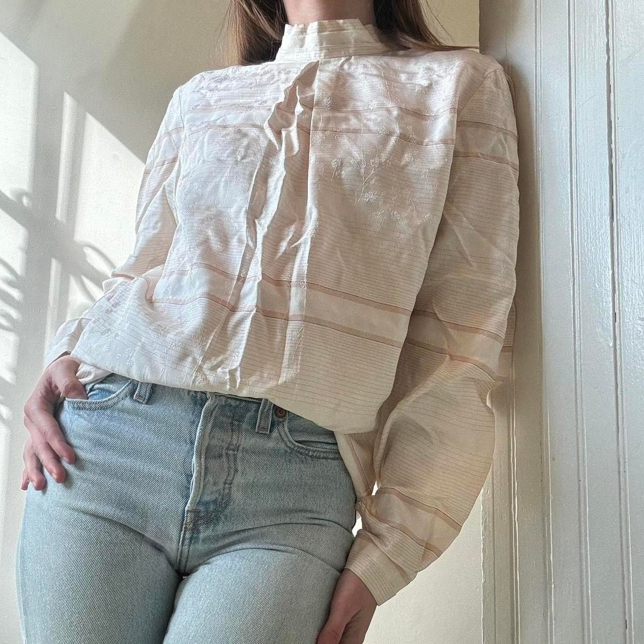Elie Tahari Vintage Tahari Silk Mockneck Long Sleeve Blouse 8 Corporate Size M / US 6-8 / IT 42-44 - 1 Thumbnail