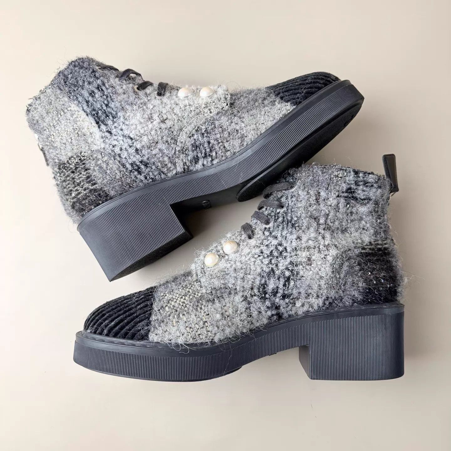 Chanel CHANEL black gray pearl CC woven short boots 37.5 EU 99 new Size US 7 / IT 37 - 6 Thumbnail