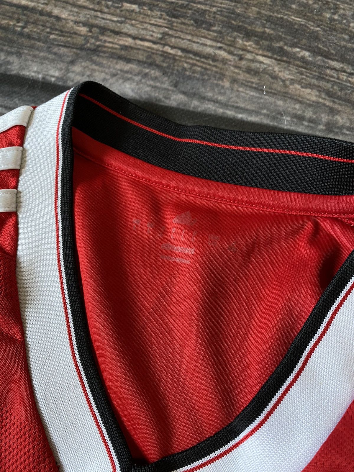 Adidas Adidas Manchester United exclusive soccer jersey Size US L / EU 52-54 / 3 - 5 Thumbnail
