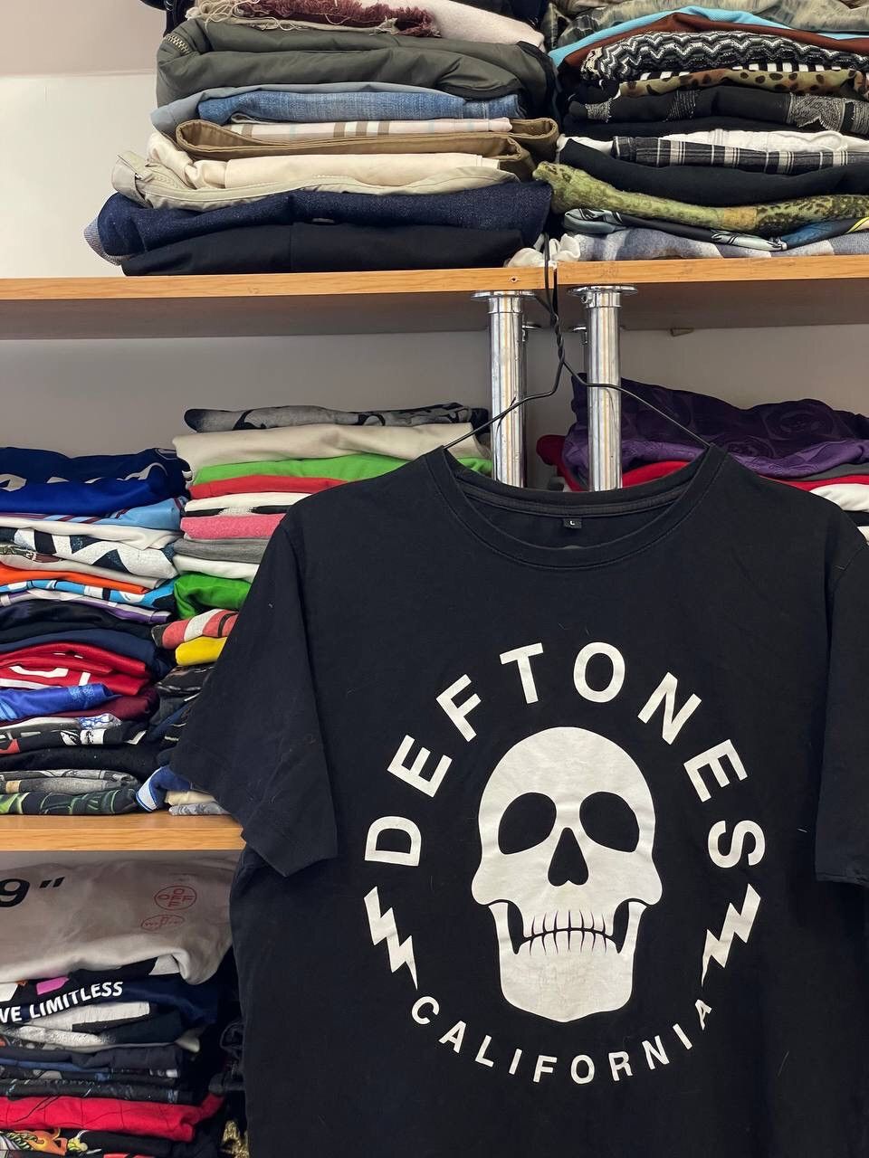 Band Tees Vintage Y2K DEFTONES Band Rock T-shirt Skull Logo Streetwear Size US L / EU 52-54 / 3 - 4 Thumbnail