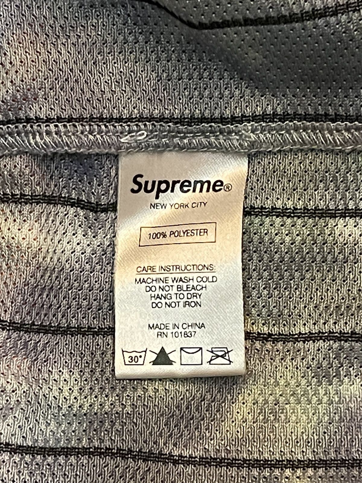 Supreme Supreme Dyed Basketball Jersey Sz L Size US L / EU 52-54 / 3 - 4 Thumbnail