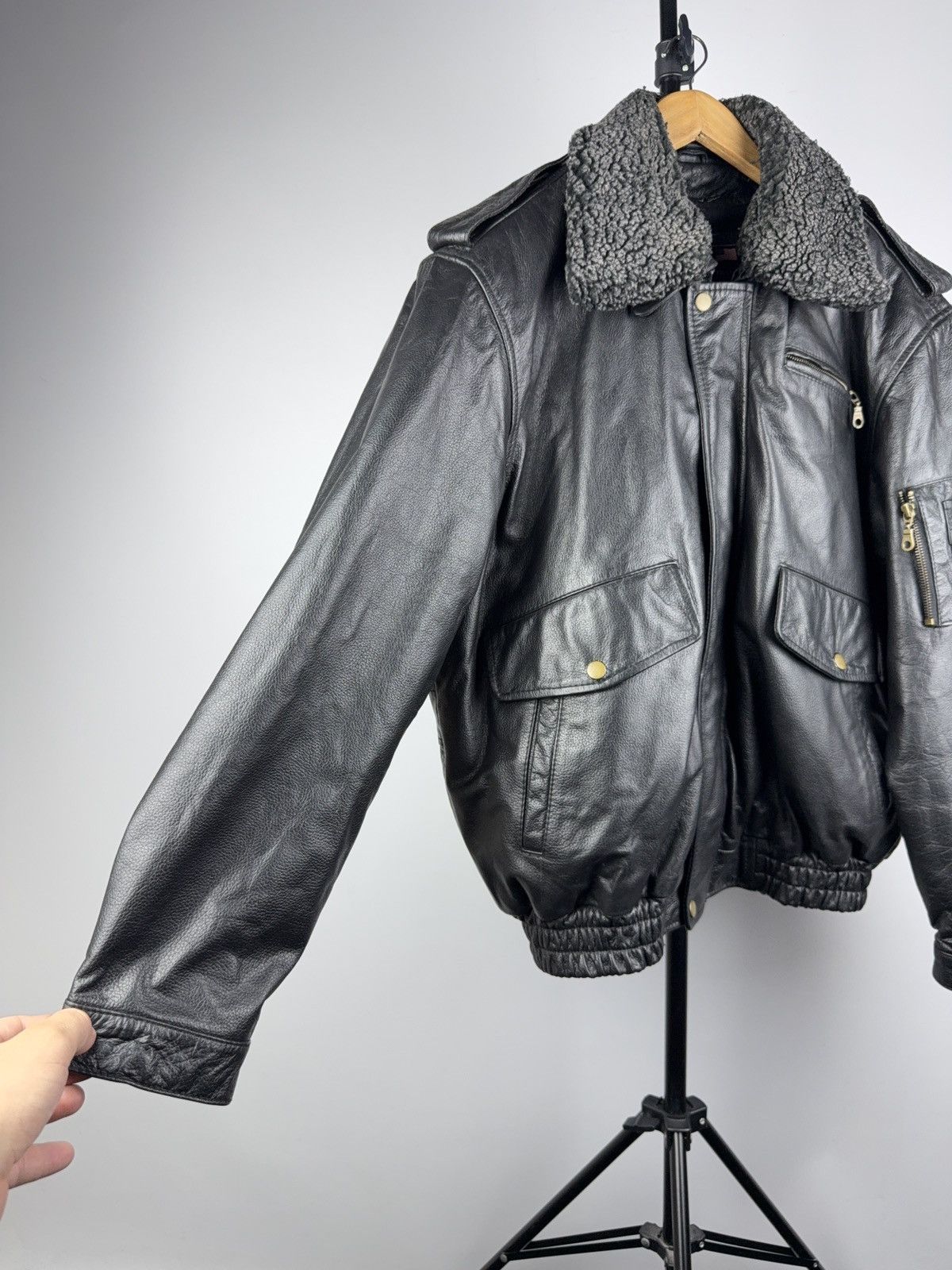 Japanese Brand Vintage 90s Military Army USA Leather Bomber Flight Jacket Size US L / EU 52-54 / 3 - 2 Thumbnail