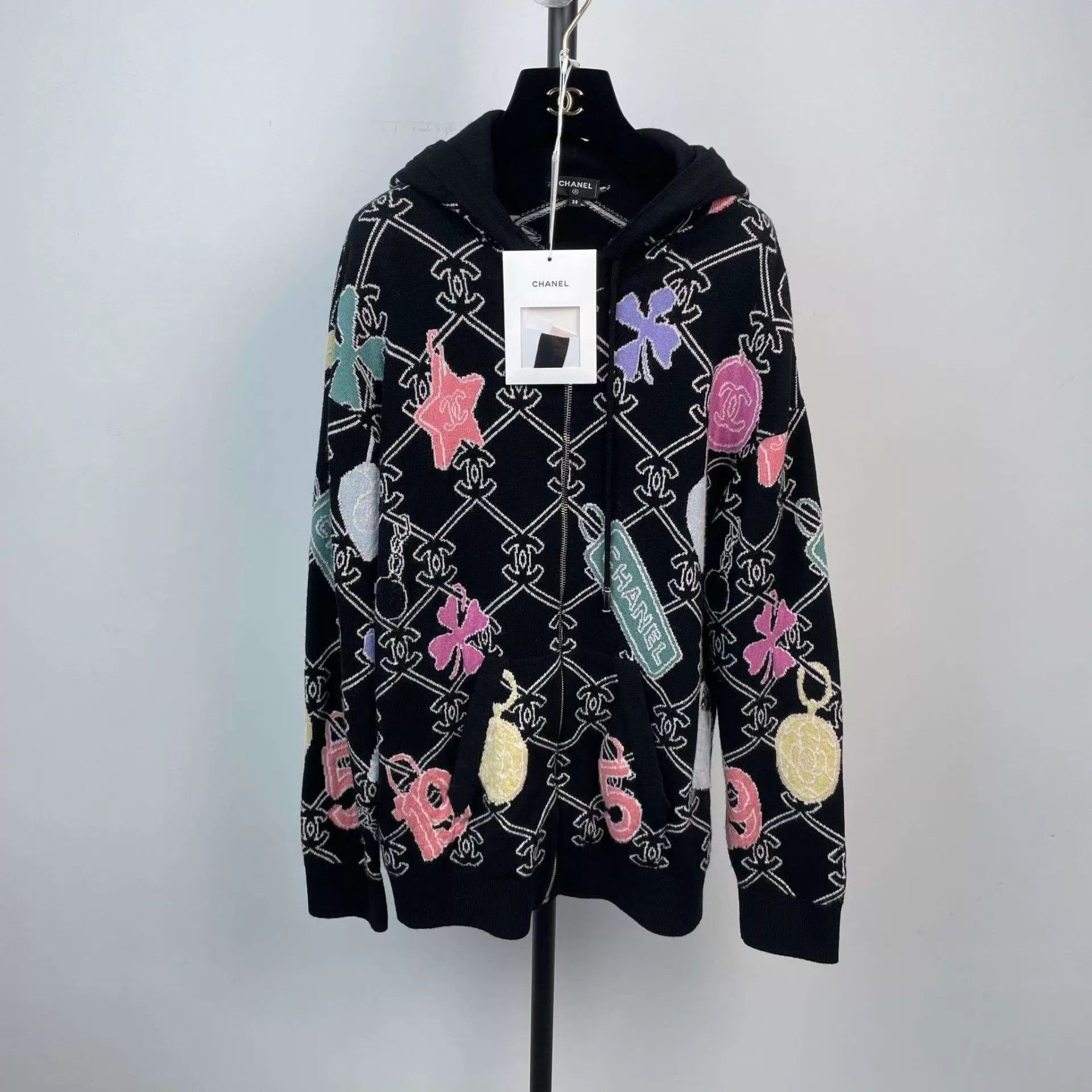 Chanel Chanel 22P Black Knit Cardi Printed Lion Head Buckle 38 Size S / US 4 / IT 40 - 1 Thumbnail