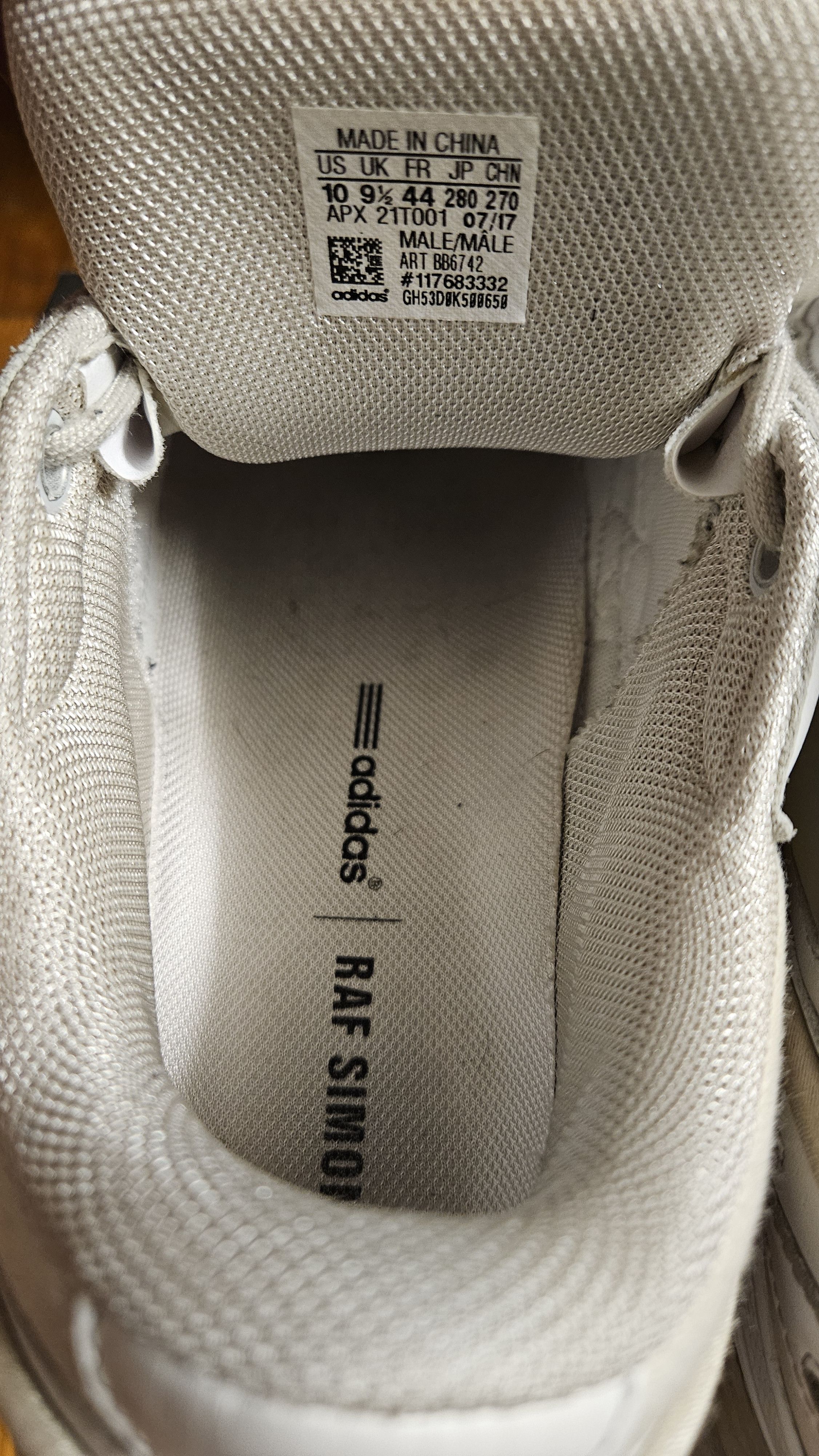 Adidas × Raf Simons Adidas Raf Simons Ozweego 3 III White US 10 M Size US 10 / EU 43 - 8 Thumbnail