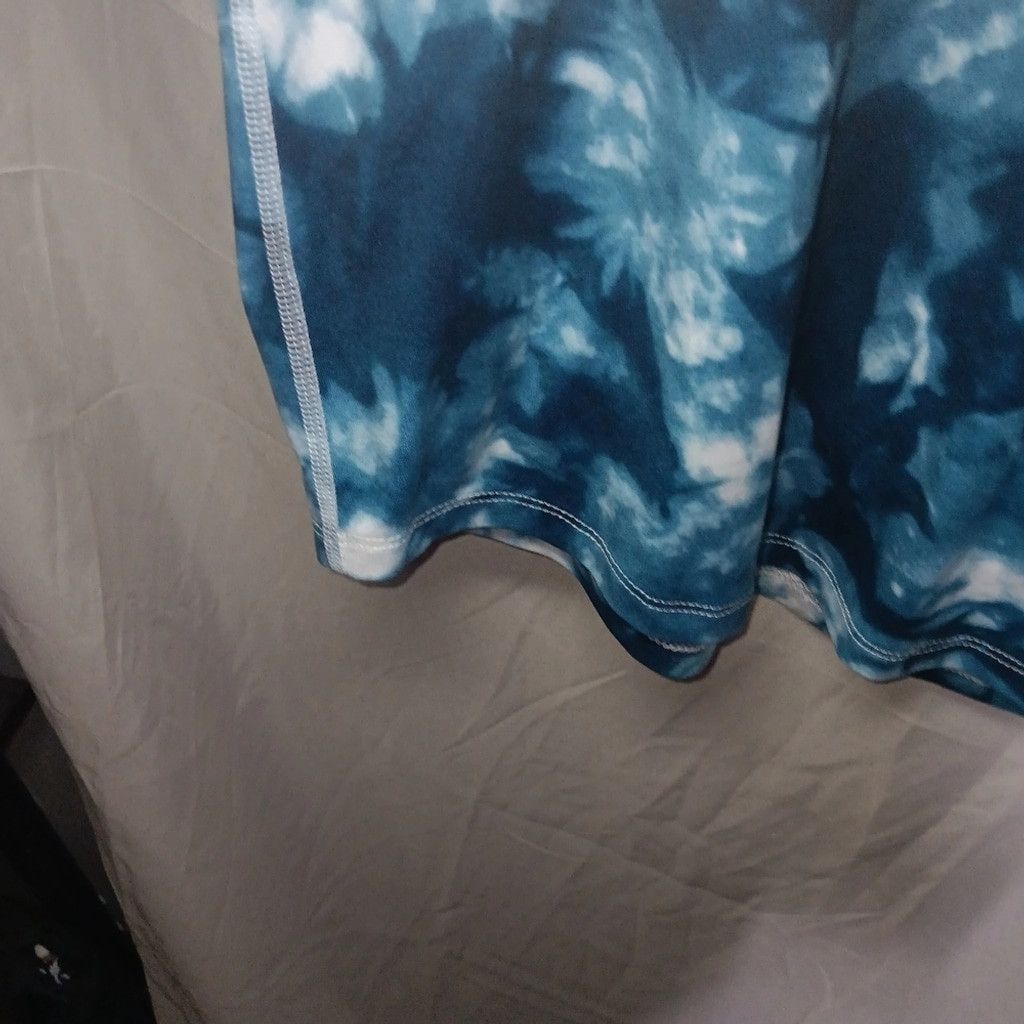 Champion Champion tye dye tank top w/ cutout in back, womens M, nwot Size M / US 6-8 / IT 42-44 - 7 Thumbnail