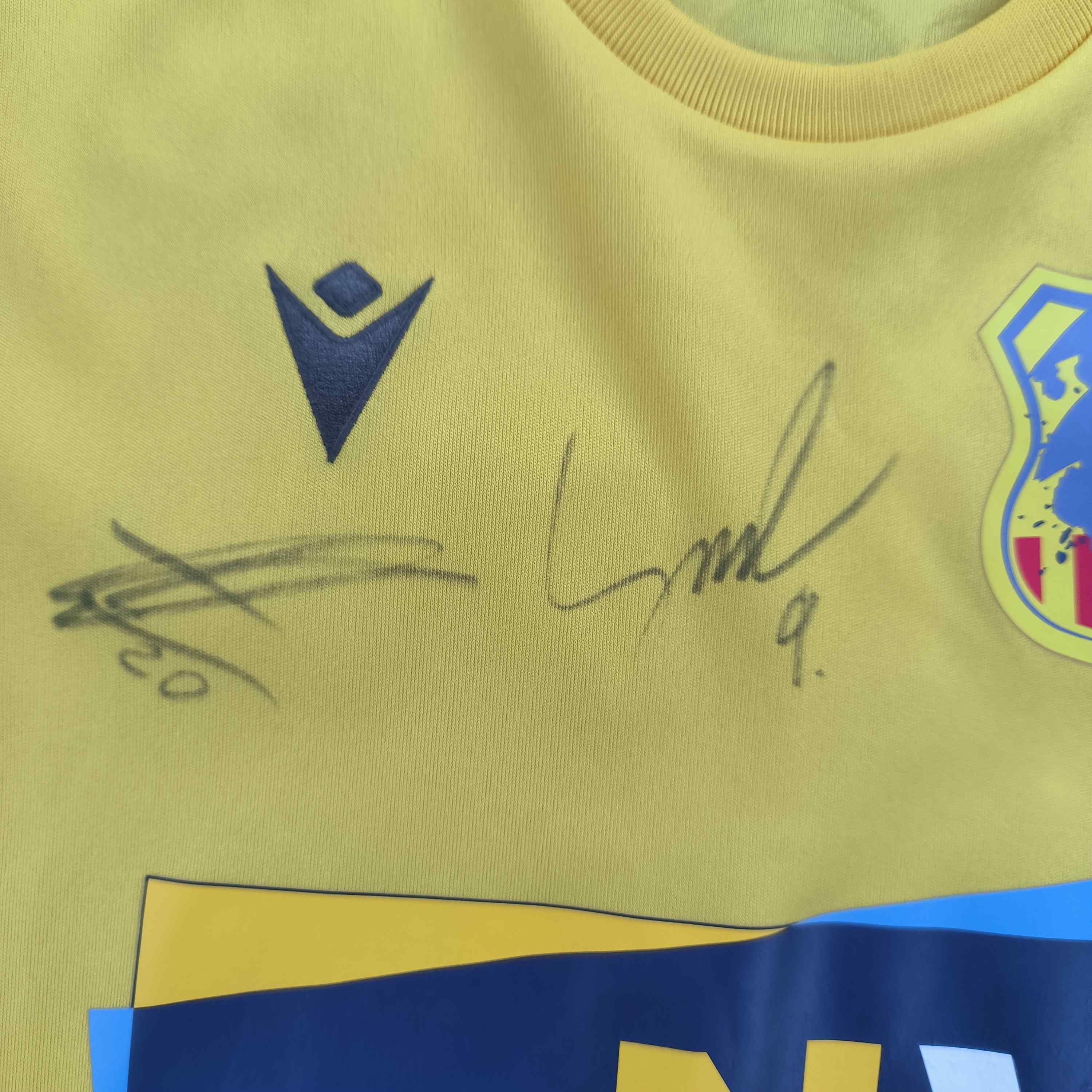 Macron SIGNED St. Pölten 2019-20 Macron training football jersey XS Size US XS / EU 42 / 0 - 5 Thumbnail