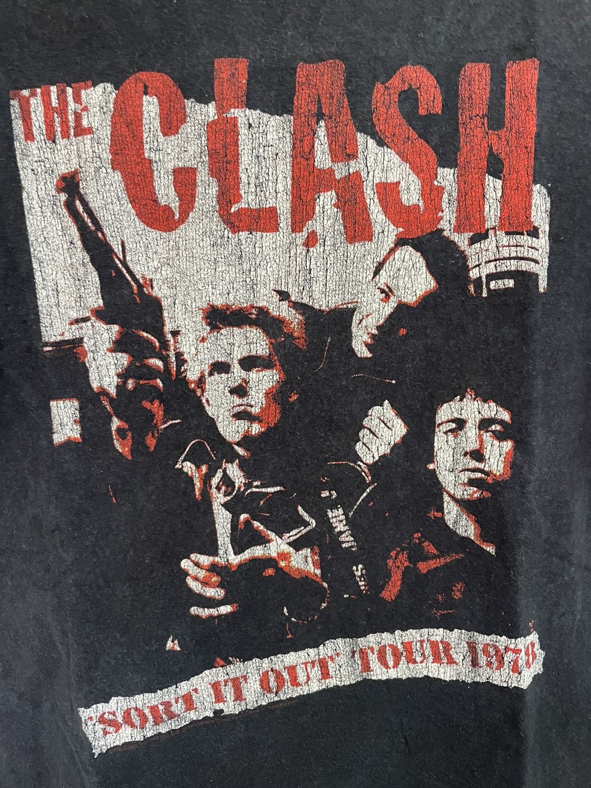 Band Tees Vintage Y2K The Clash punk band t shirt Size US L / EU 52-54 / 3 - 4 Thumbnail