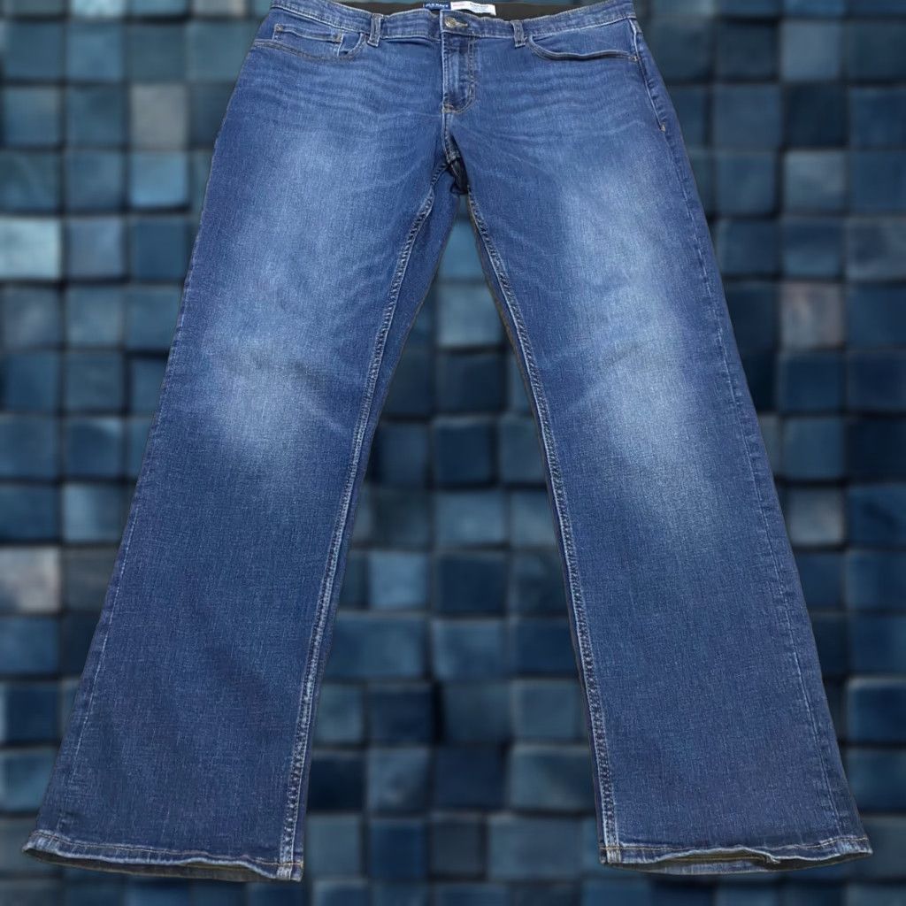 Old Navy Old Navy Jeans Mens 36x32 Blue Denim Medium Wash Straight Mid Rise Flex Waist Jeans Men 36 Blue Medium Wash Straight 5-Pocket Denim Regular Fit 2000s? Size US 36 / EU 52 - 1 Thumbnail