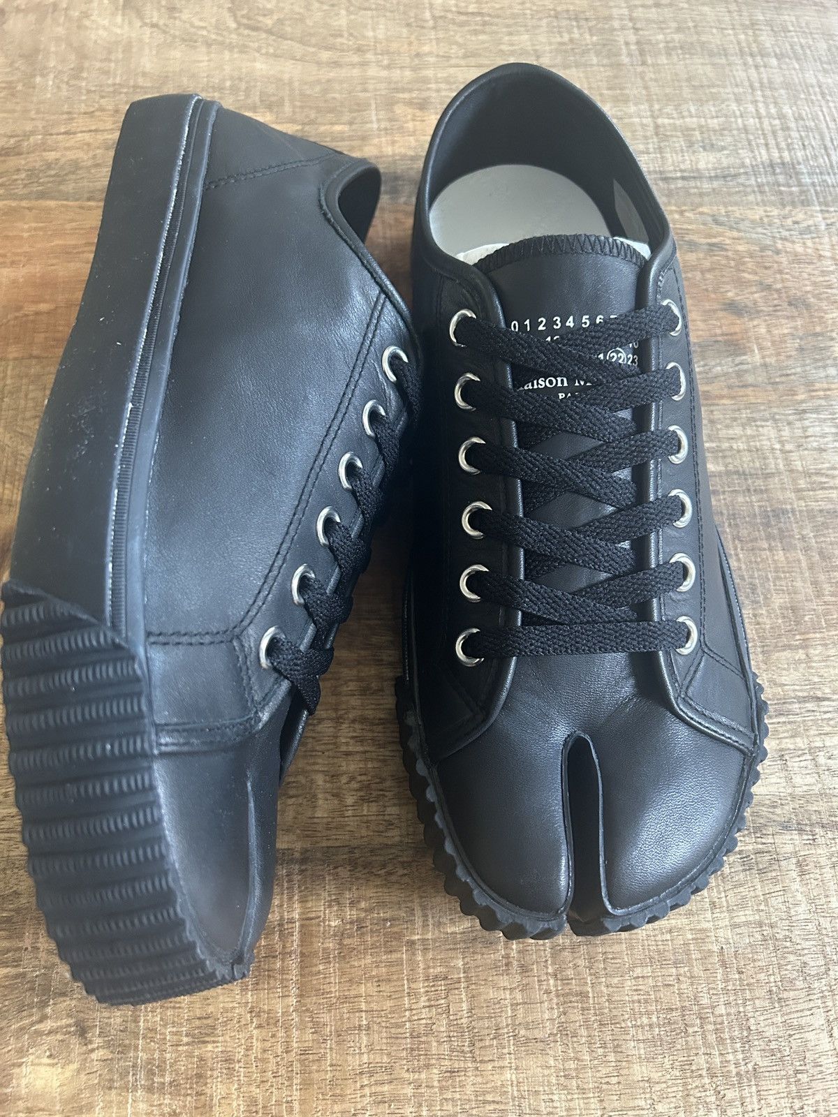 Maison Margiela Maison Margiela Tabi low top designer sneaker 🇮🇹 MMM split Size US 8 / EU 41 - 2 Thumbnail