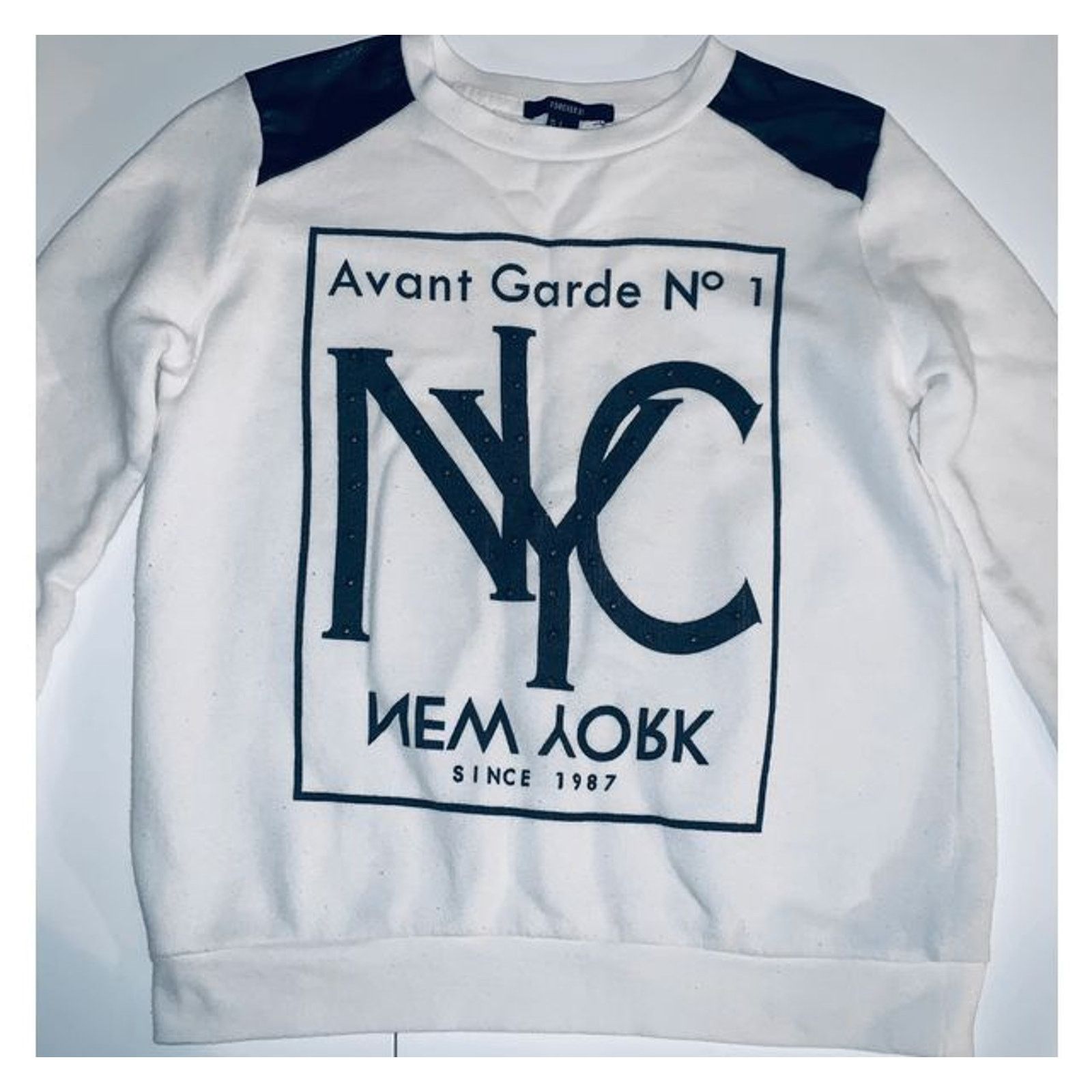 Forever 21 Forever 21 New York Avant Garde Sweatshirt NYC Size US S / EU 44-46 / 1 - 1 Thumbnail