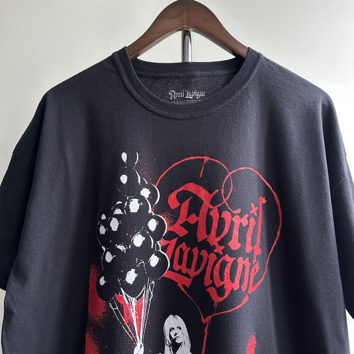 Band Tees × Vintage AVRIL LAVIGNE LOVE SUX BALLOONS TEE Size US L / EU 52-54 / 3 - 2 Thumbnail