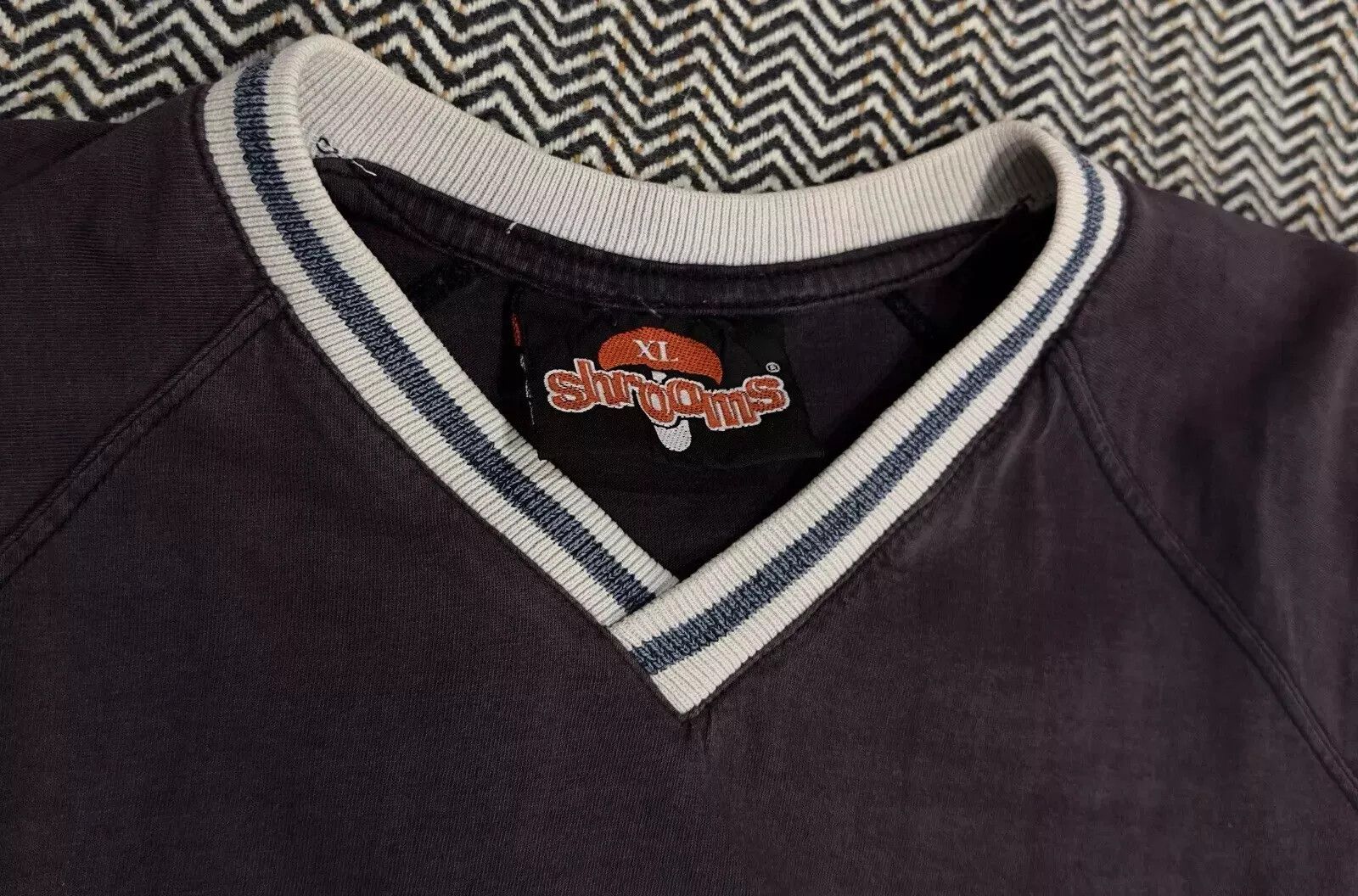 Vintage VINTAGE 2000s Y2K SHROOMS HEARTLAND SHIRT FADED SKATEBOARD Size US M / EU 48-50 / 2 - 11 Thumbnail