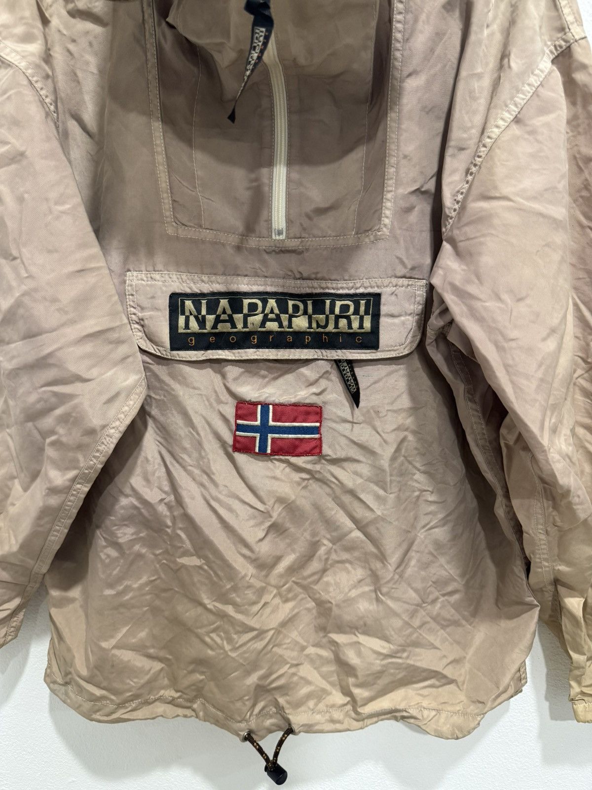 Napapijri SUN FADED ART NAPAJIRI GEOGRAPHIC ANORAK JACKET FRONT POCKET Size US L / EU 52-54 / 3 - 6 Thumbnail