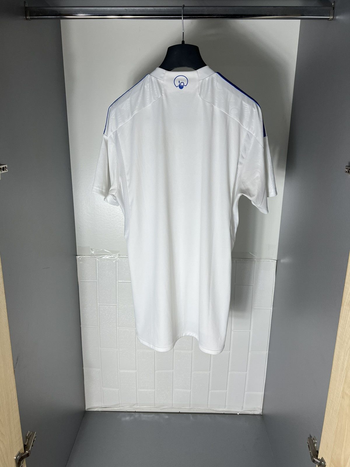 Vintage VERY RARE ADIDAS FC LEEDS UNITED ENGLAND SOCCER JERSEY 90s Size US L / EU 52-54 / 3 - 8 Thumbnail