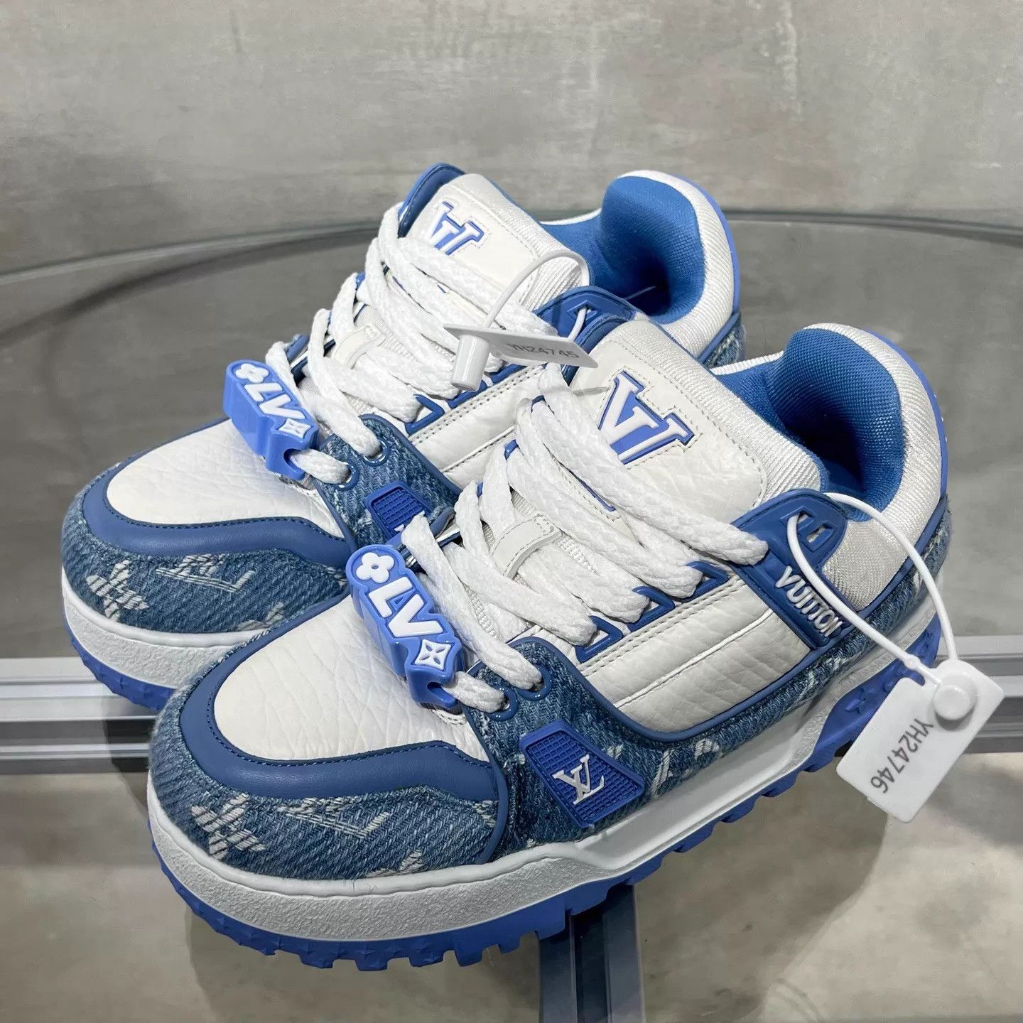 Louis Vuitton LV Trainer White Blue Denim UK2.5/EUR36.5 Size US 6 / IT 36 - 2 Thumbnail