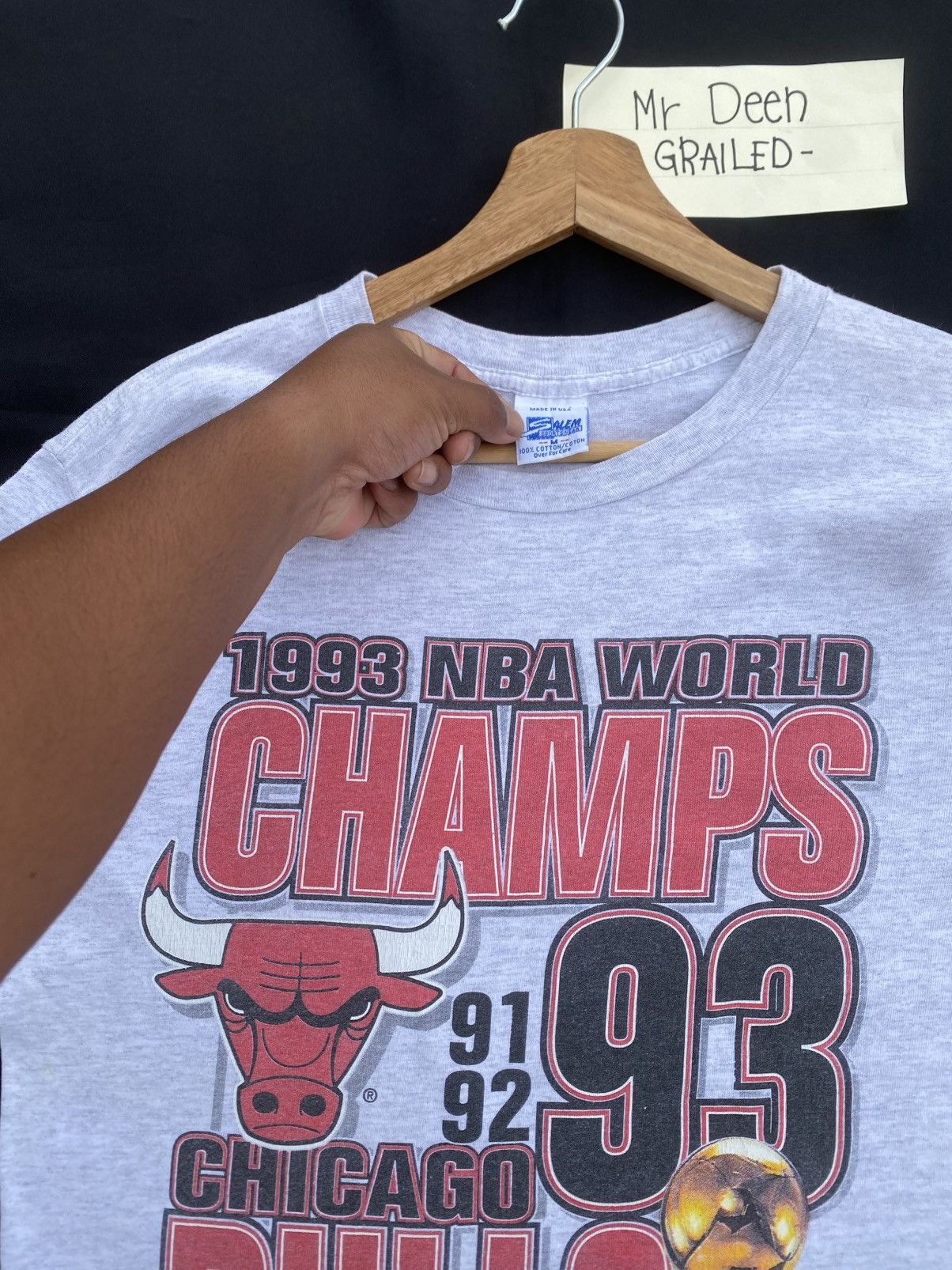 NBA Rare Vintage NBA Chicago Bulls 1993 World Champion Tshirt Size US M / EU 48-50 / 2 - 8 Thumbnail