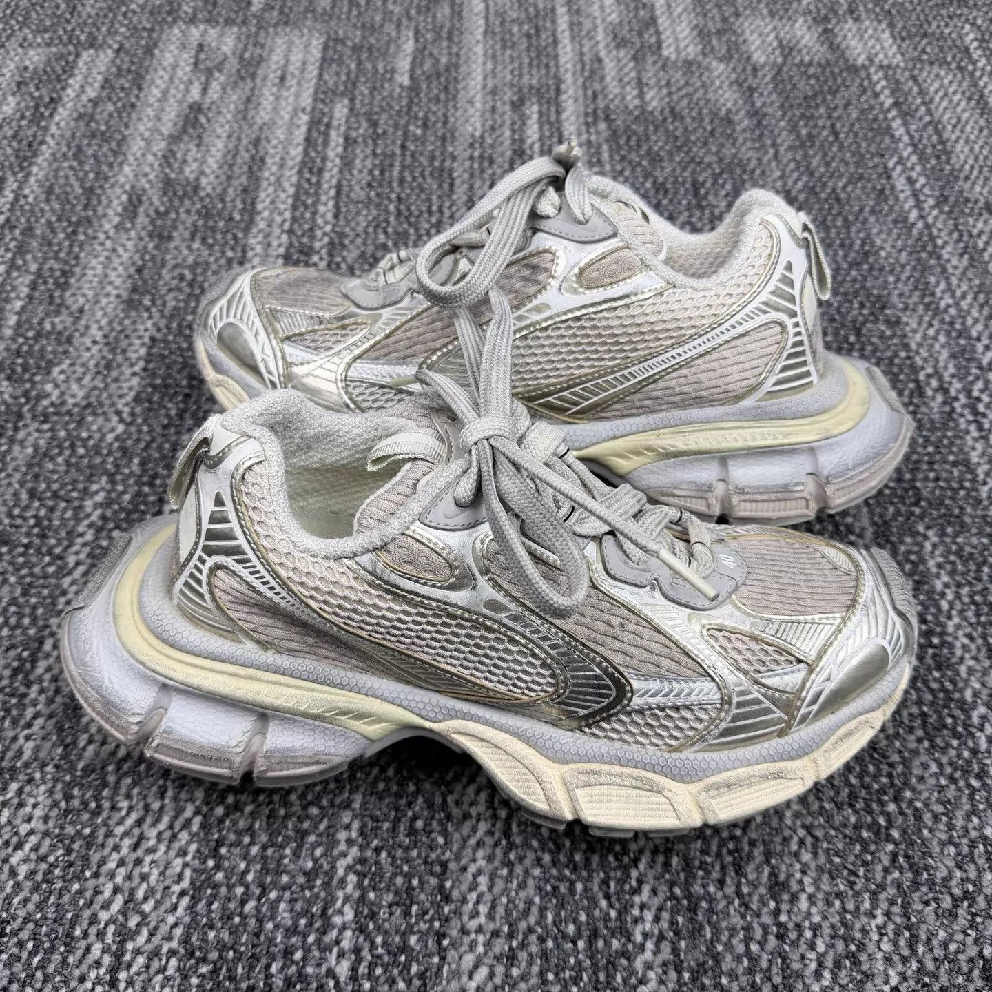 Balenciaga Balenciaga 3XL Distressed Dad Shoe Light Beige 40 Size US 7 / EU 40 - 4 Thumbnail