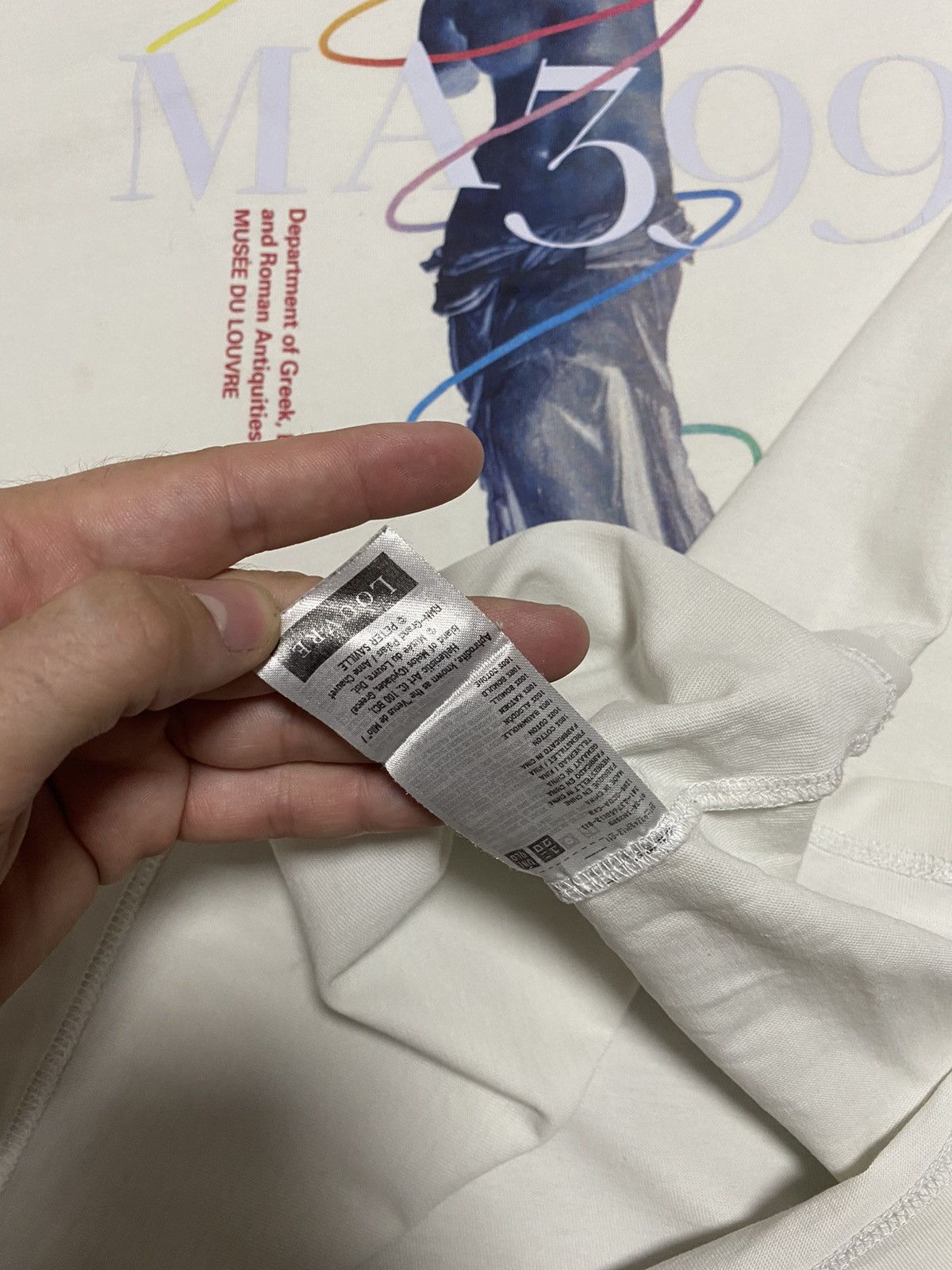 Uniqlo Uniqlo x Peter Saville Musee Du Louvre size M Size US M / EU 48-50 / 2 - 9 Thumbnail