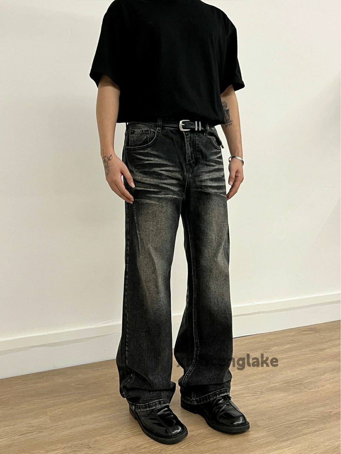 loose baggy washed faded y2k skate yuppie jeans