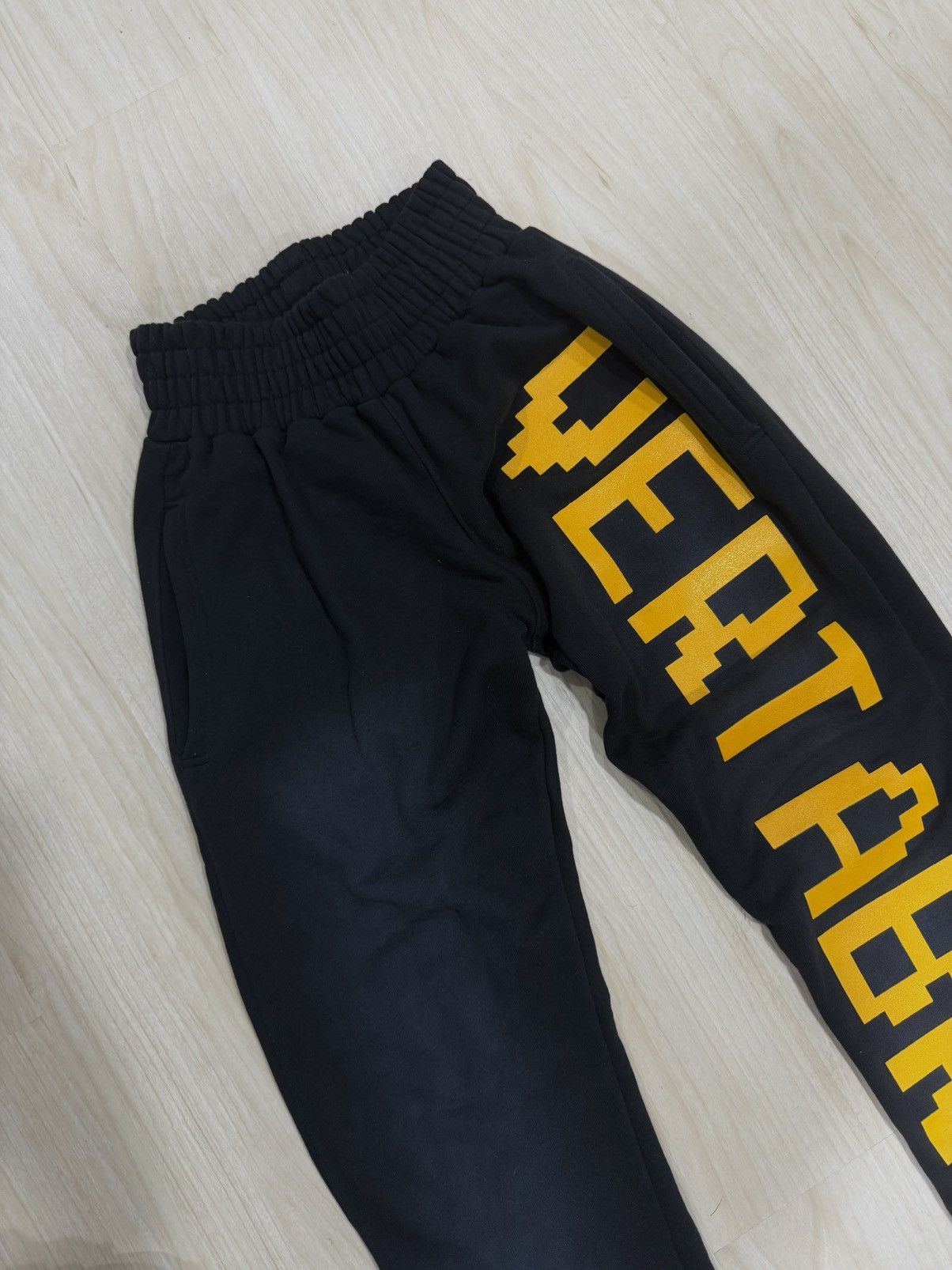 Vertabrae Vertabrae Sweatpants - Size M (Black + Yellow) Size US 32 / EU 48 - 2 Thumbnail