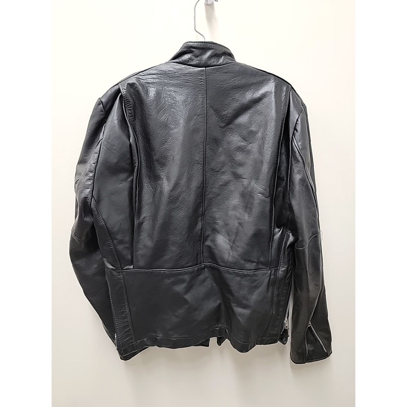 Vintage VINTAGE Excelled Leather Biker Bomber Jacket Mens 40R Black Zip Short Leather Motorcycle Casual Formal Party/Cocktail Men jacket Size US XXS / EU 40 - 6 Thumbnail