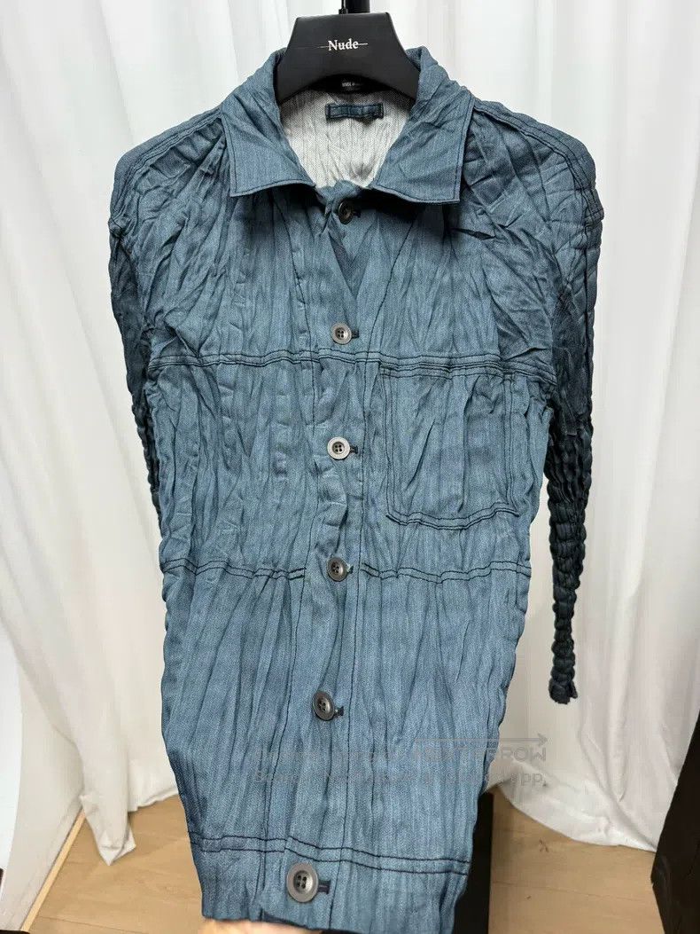Issey Miyake Issey Miyake size 4 Denim Pleated Jacket Size 4 Size US M / EU 48-50 / 2 - 5 Thumbnail