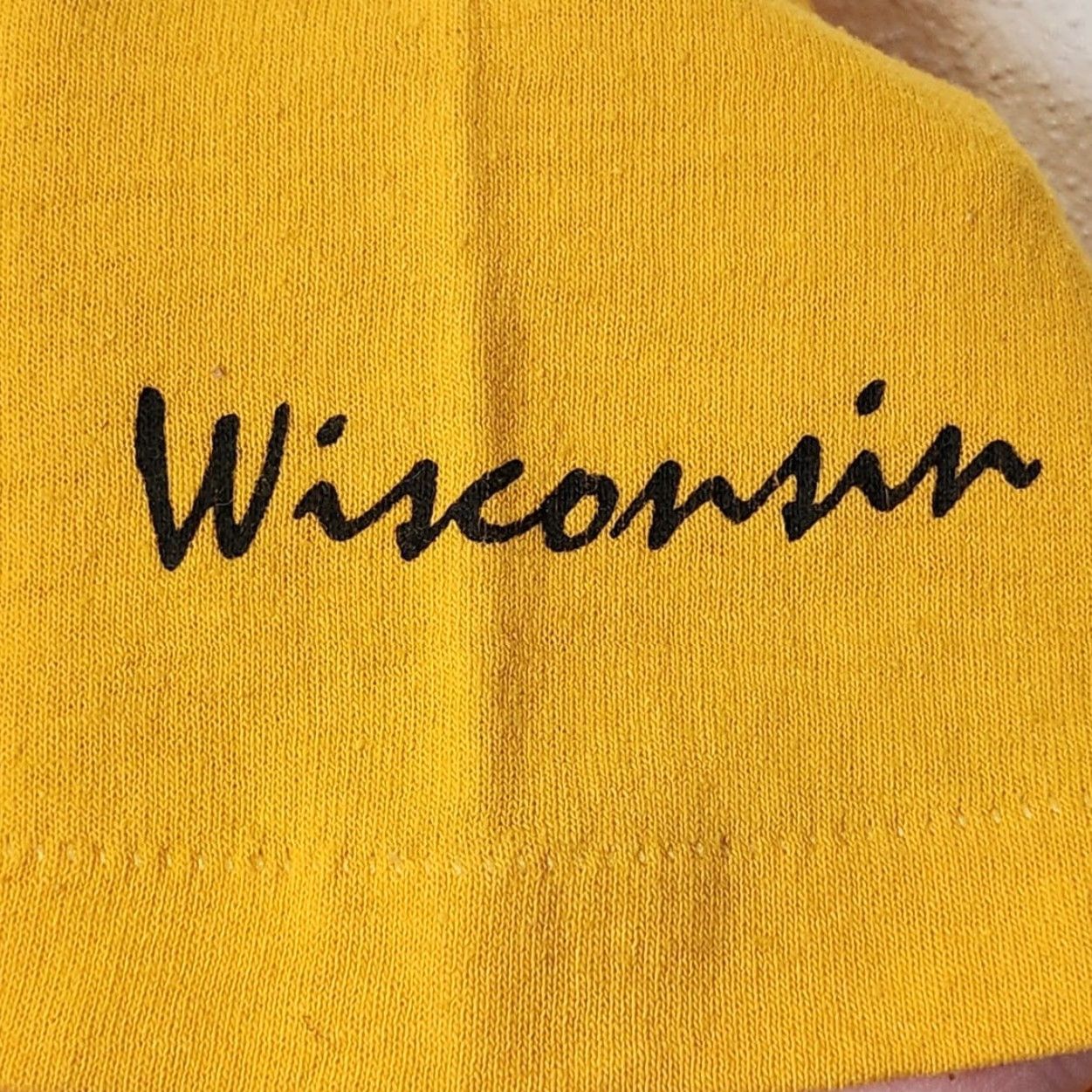 Jerzees VINTAGE Wisconsin Nature Deer Jerzees Russell Medium Yellow Buck Hunting Shirt Unisex Adults M Yellow 90s Grunge Size US M / EU 48-50 / 2 - 3 Thumbnail