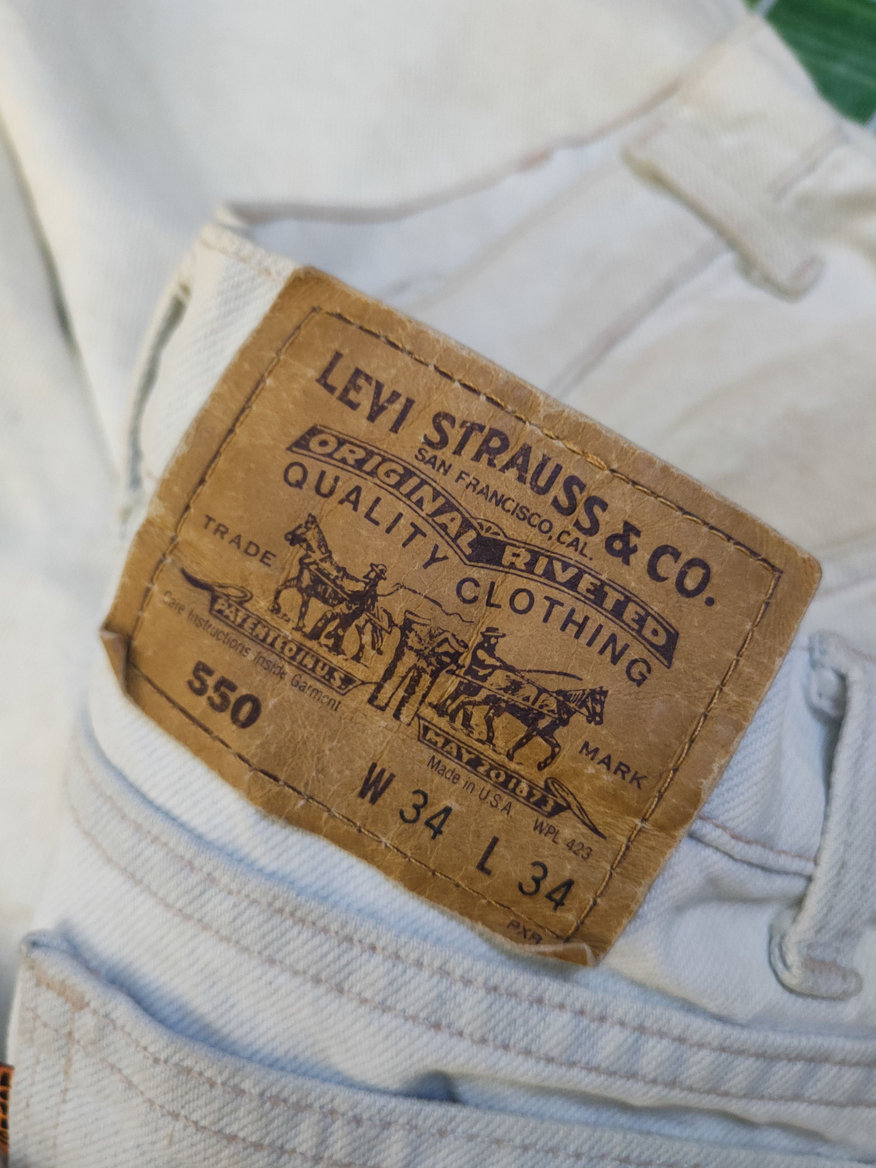 Levi's DL Levi's orange tab White Distressed Ripped Jeans #46-820 Size US 33 - 16 Thumbnail