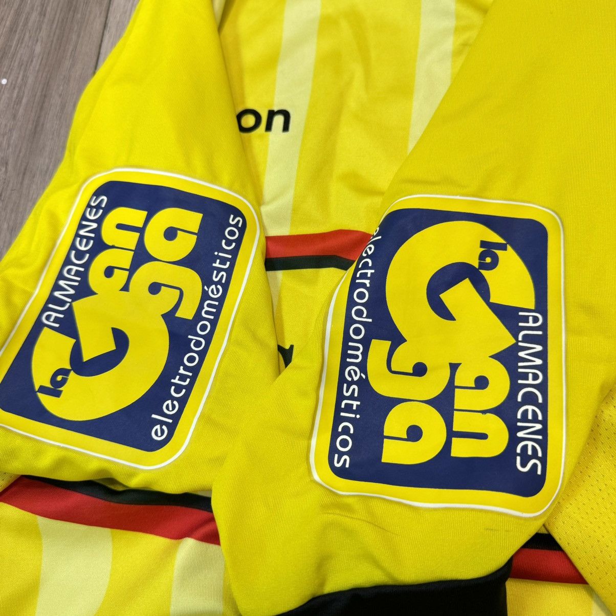 Other Barcelona SC 06/07 home shirt Size US XL / EU 56 / 4 - 5 Thumbnail