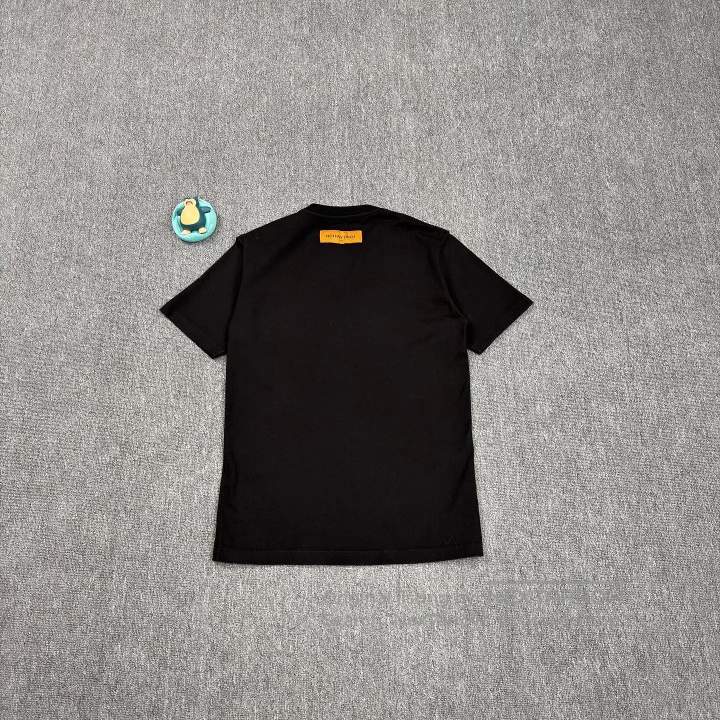 Louis Vuitton LV Multi-Element Gesture Logo Black T-Shirt. Size US L / EU 52-54 / 3 - 2 Thumbnail