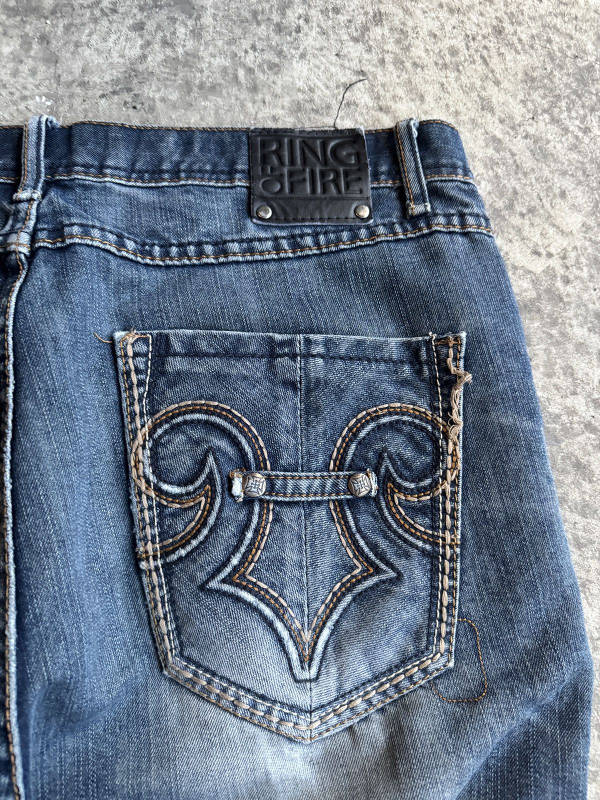 Affliction × Japanese Brand Crazy vintage grunge y2k Jesse pinkman bedazzled baggy jorts Size US 36 / EU 52 - 5 Thumbnail