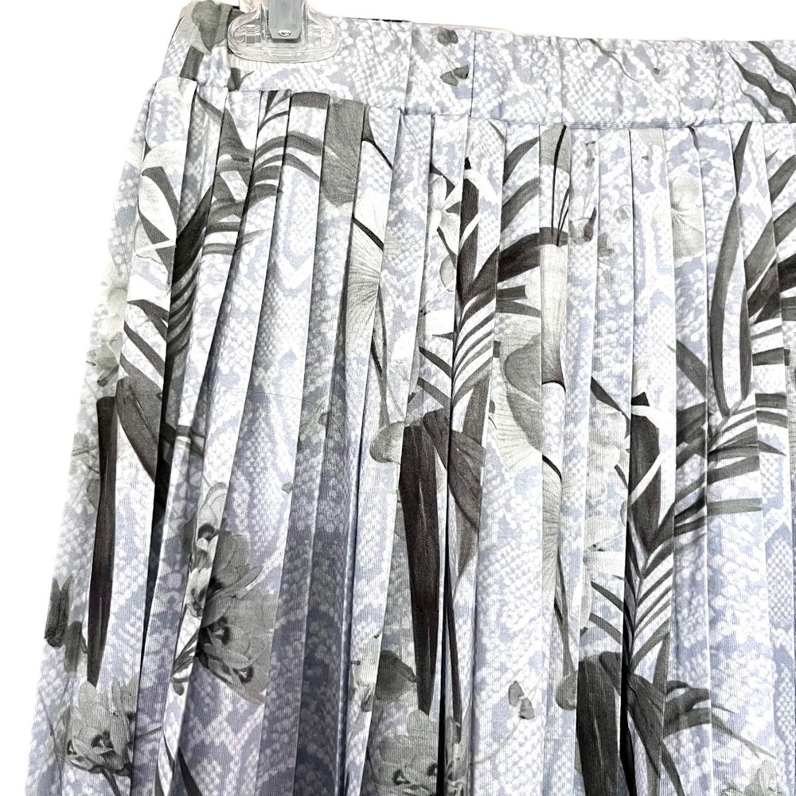 Ted Baker Ted Baker London Esti Highland Jersey Pleated Midi Skirt Size 27" / US 4 / IT 40 - 11 Thumbnail
