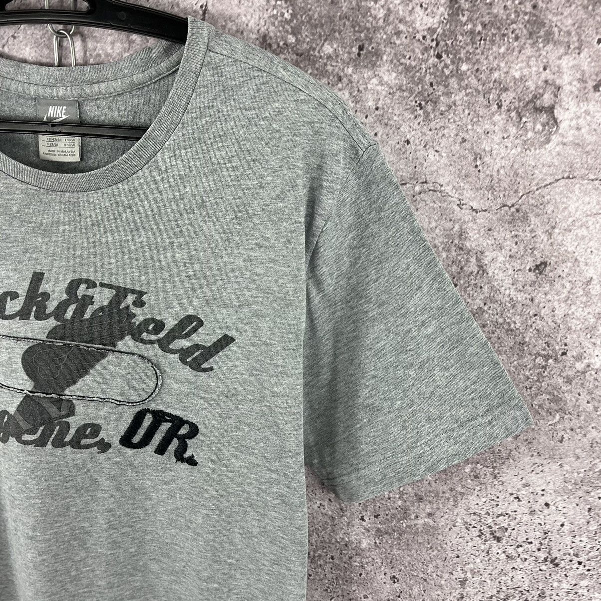 Nike Nike Vintage 2000s Track Field Tee Y2K Big Logo Grey Size L Size US L / EU 52-54 / 3 - 4 Thumbnail