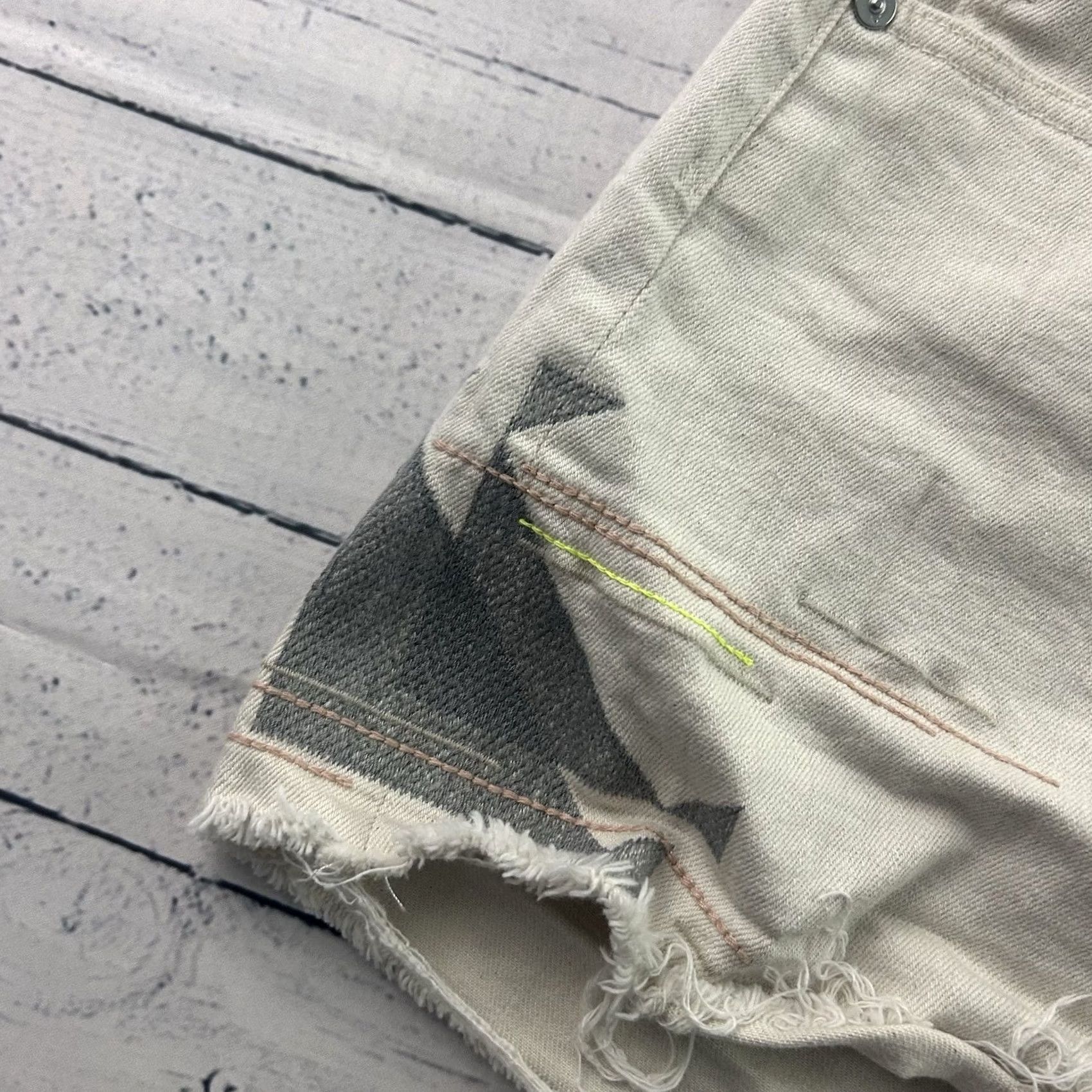 Vintage Wedge Adriano Goldschmied AG Alexxis Short High Rise Wedge Women's 30 Regular Beige Cut-Off Jeans Shorts Mens Womens Girls Boys Size 30" / US 8 / IT 44 - 2 Thumbnail