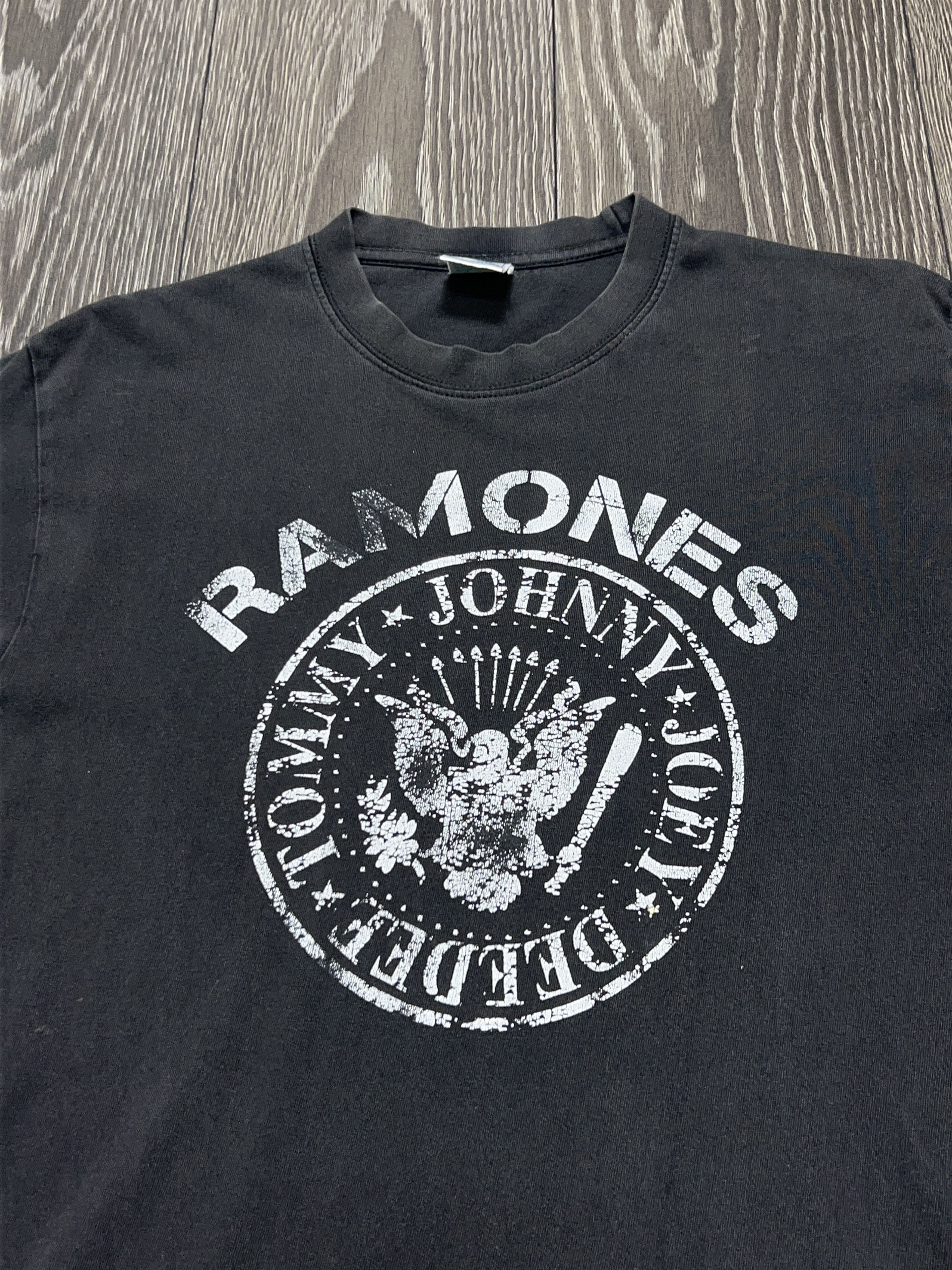 Vintage Mens Ramones Band Rock T Shirt Tee Big Logo Cotton Size M-L Size US M / EU 48-50 / 2 - 2 Thumbnail