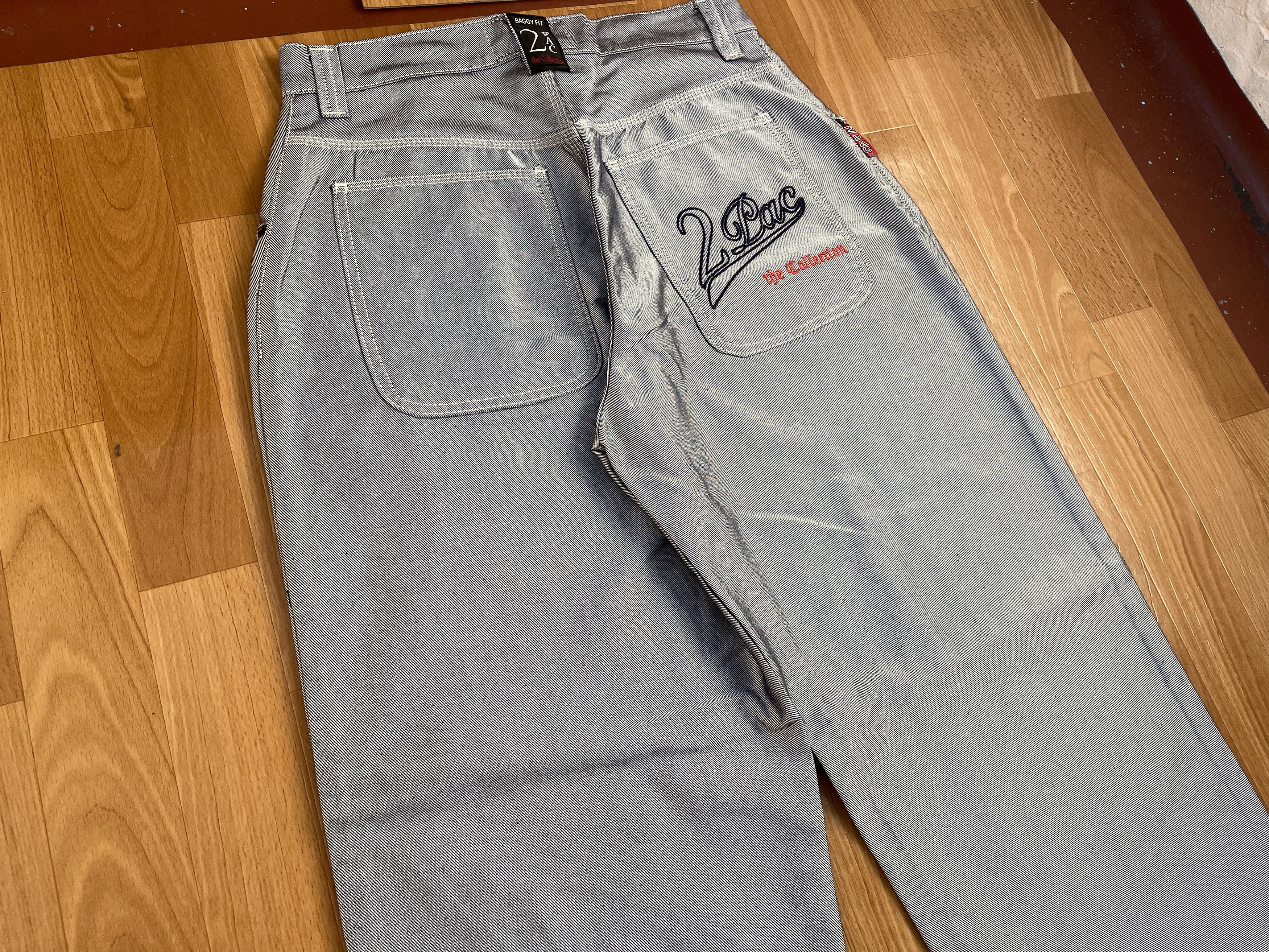 Other 2PAC jeans, shiny, silver metallic vintage baggy Makaveli 32 Size US 32 / EU 48 - 4 Thumbnail