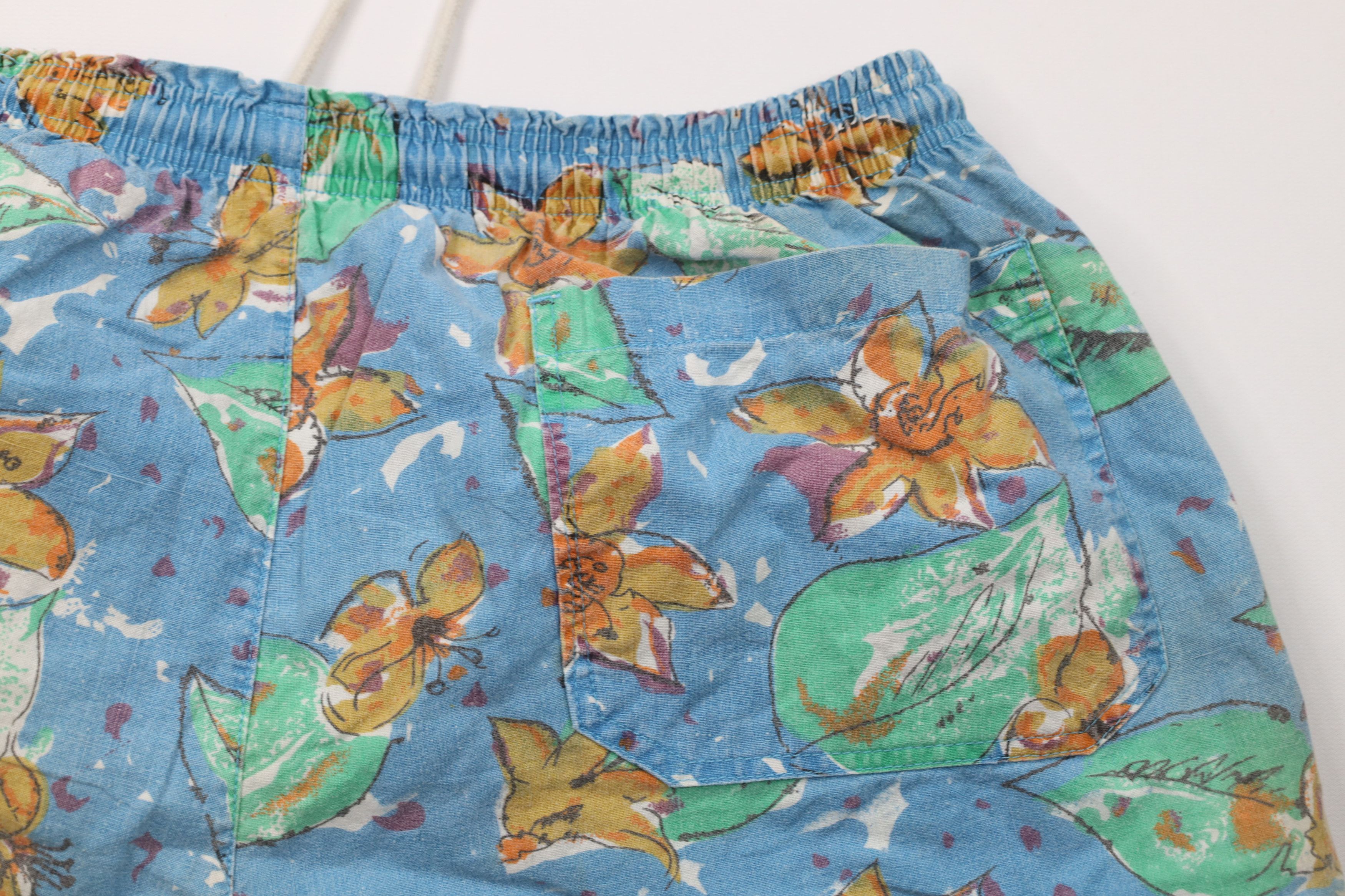 Vintage Vintage 90s Streetwear Above Knee Flower All Over Shorts Size US 34 / EU 50 - 10 Thumbnail