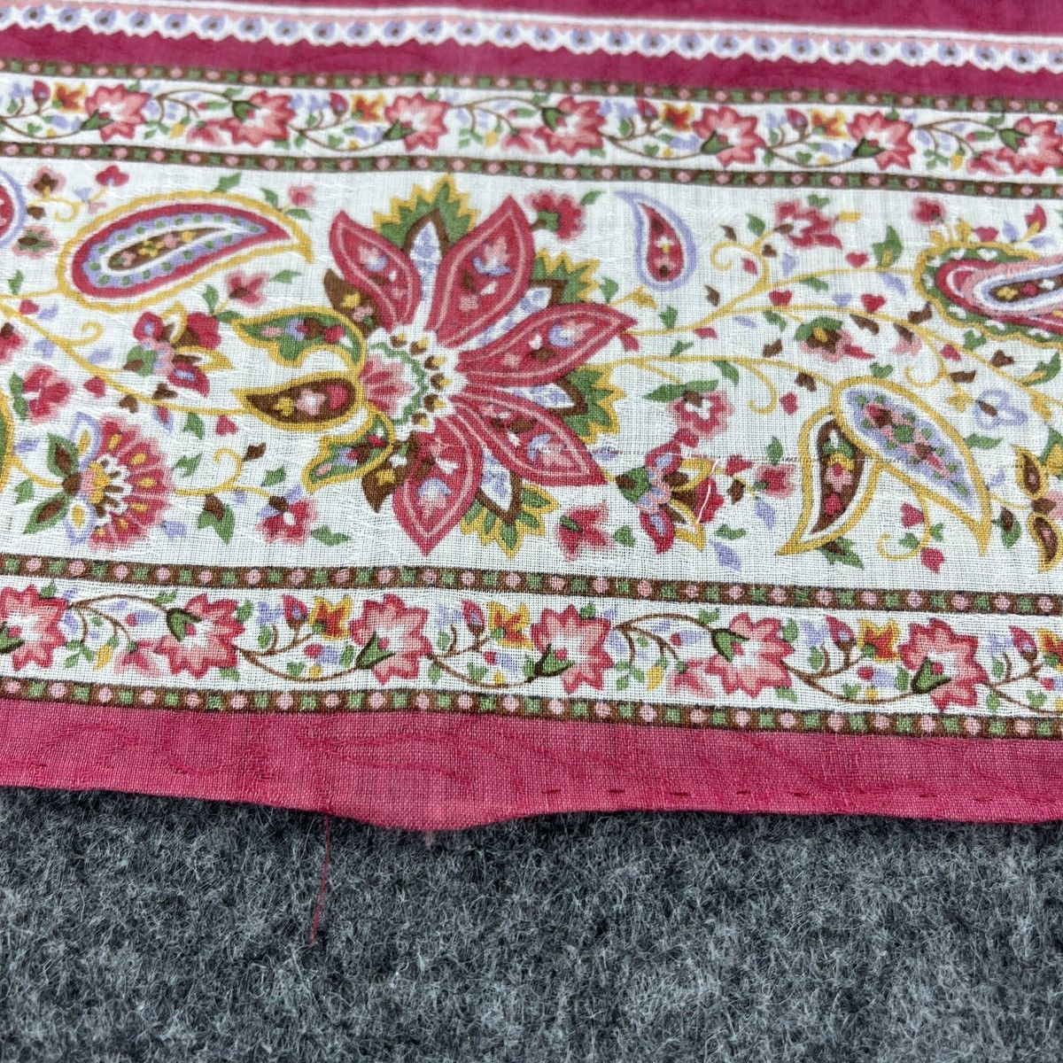 Vintage × Yves Saint Laurent Yves Saint Laurent Handkerchief / Bandana / Neckerchief B892 Size ONE SIZE - 4 Thumbnail