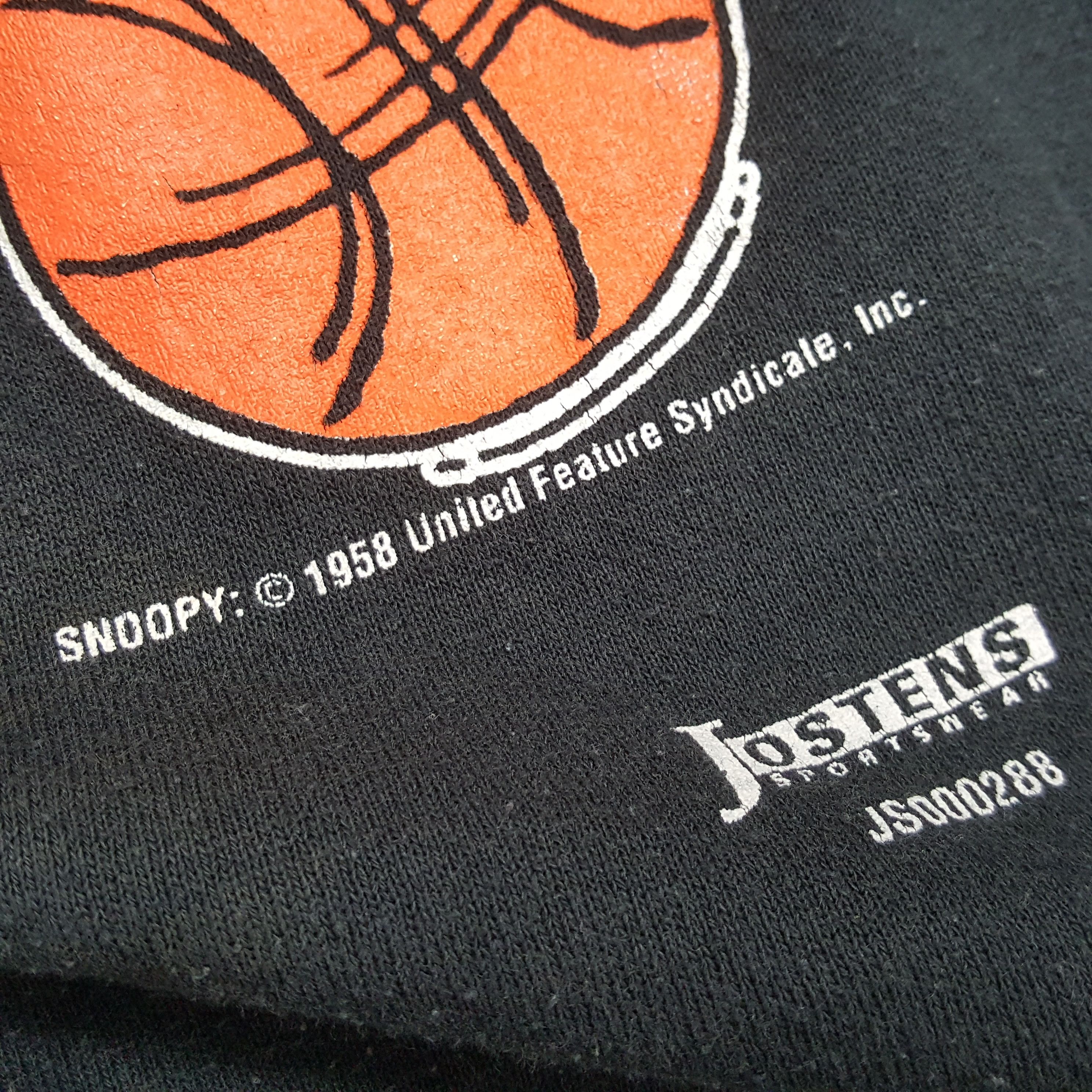 NBA × Vintage LAKERS LOS ANGELES NBA Basketball SNOOPY Vintage Sweatshirt Size US L / EU 52-54 / 3 - 6 Thumbnail