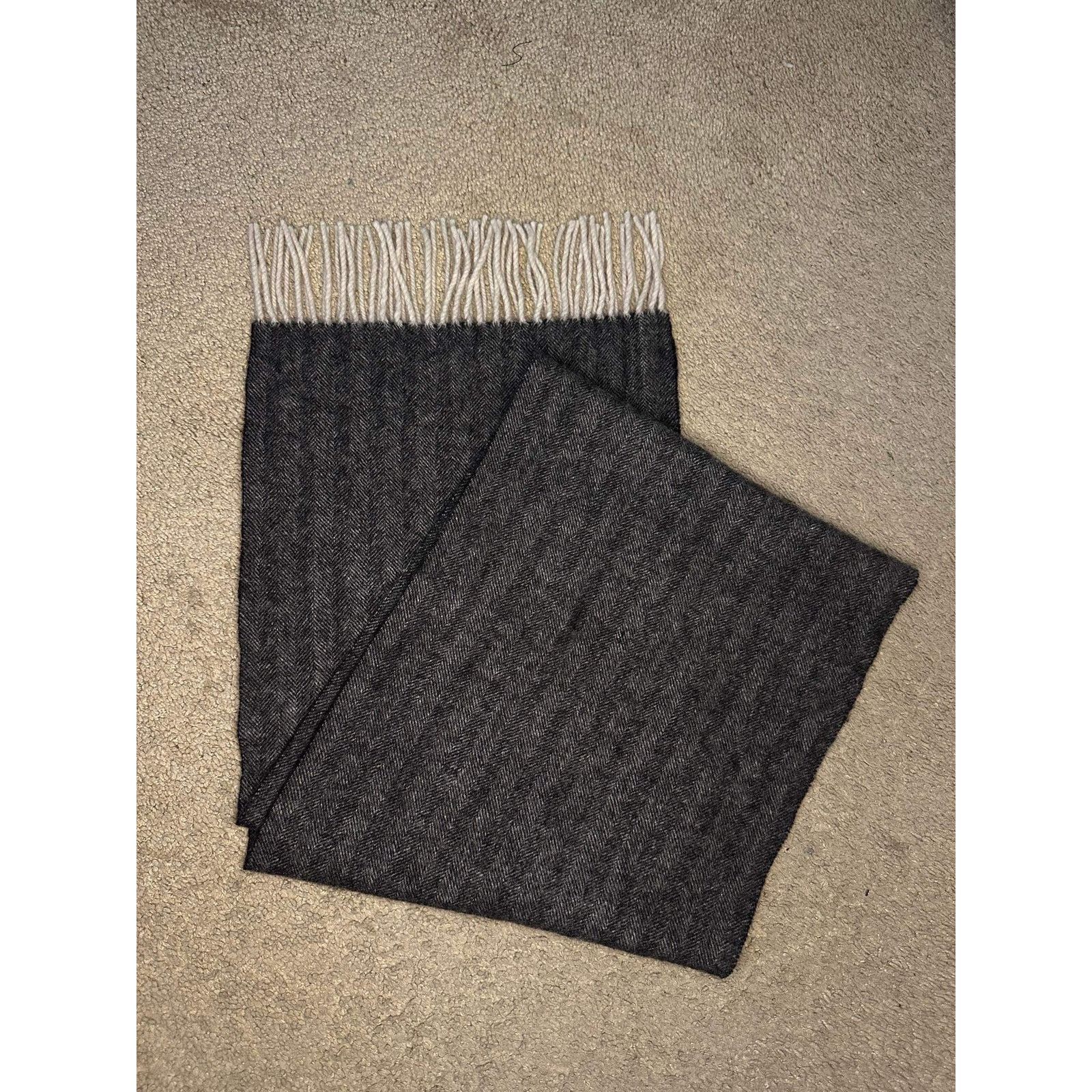 Other Amicale Pure Cashmere Herringbone Fringe Scarf Black/White Size ONE SIZE - 5 Thumbnail