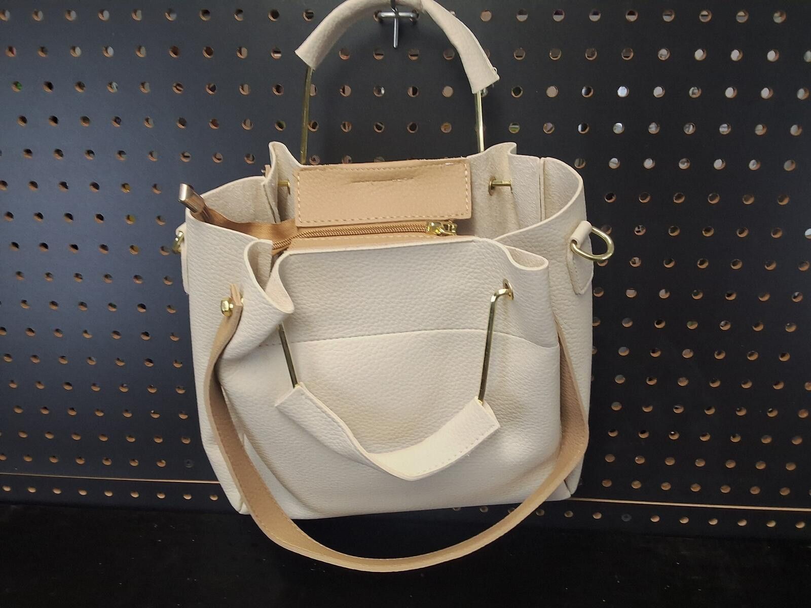 The Unbranded Brand Chic Cream Leather Tote Bag with Gold Accents - Stylish! Size ONE SIZE - 3 Thumbnail