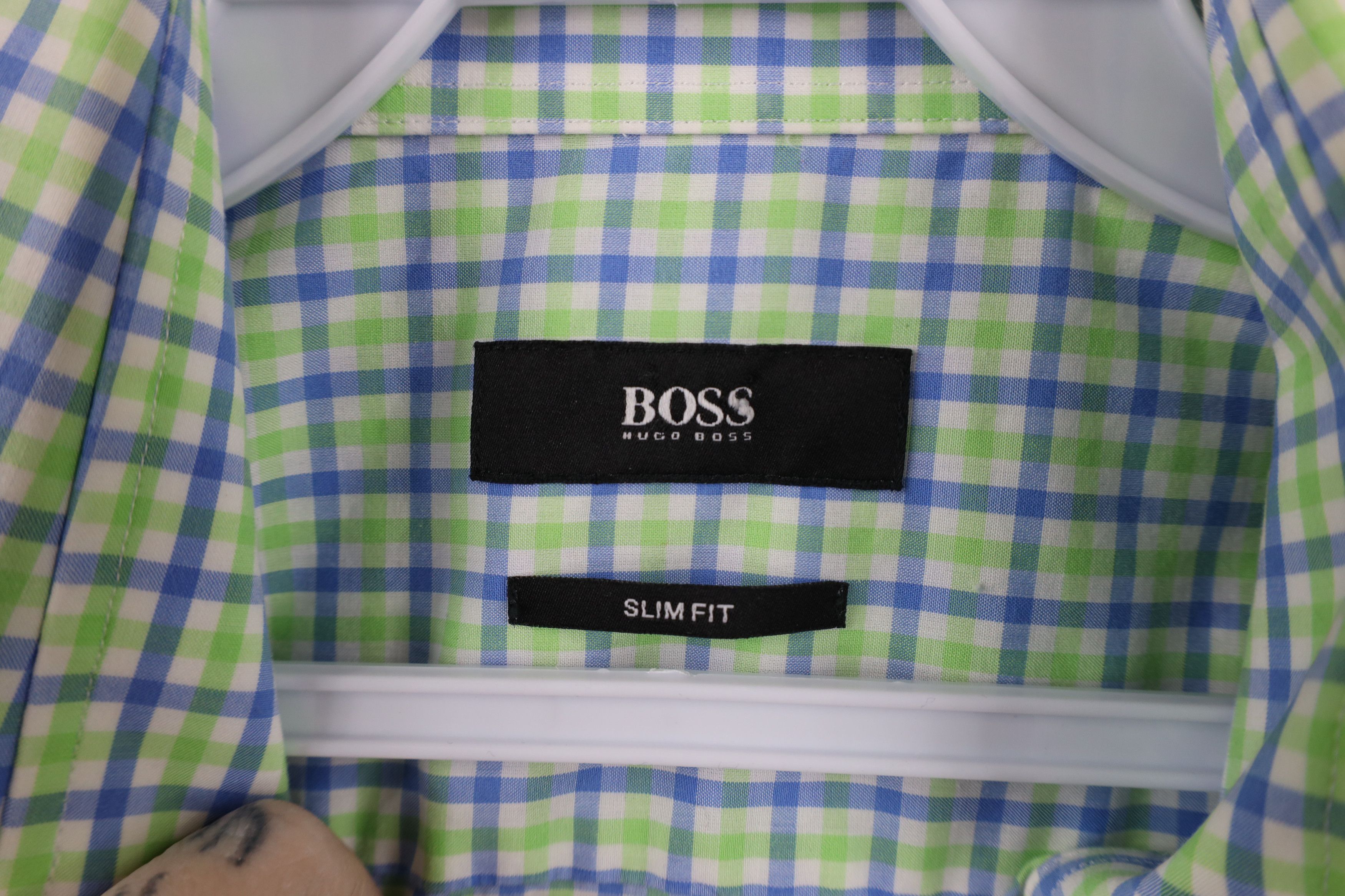 Hugo Boss × Vintage Hugo Boss Slim Fit Checkered Plaid Collared Button Shirt Size US S / EU 44-46 / 1 - 5 Thumbnail