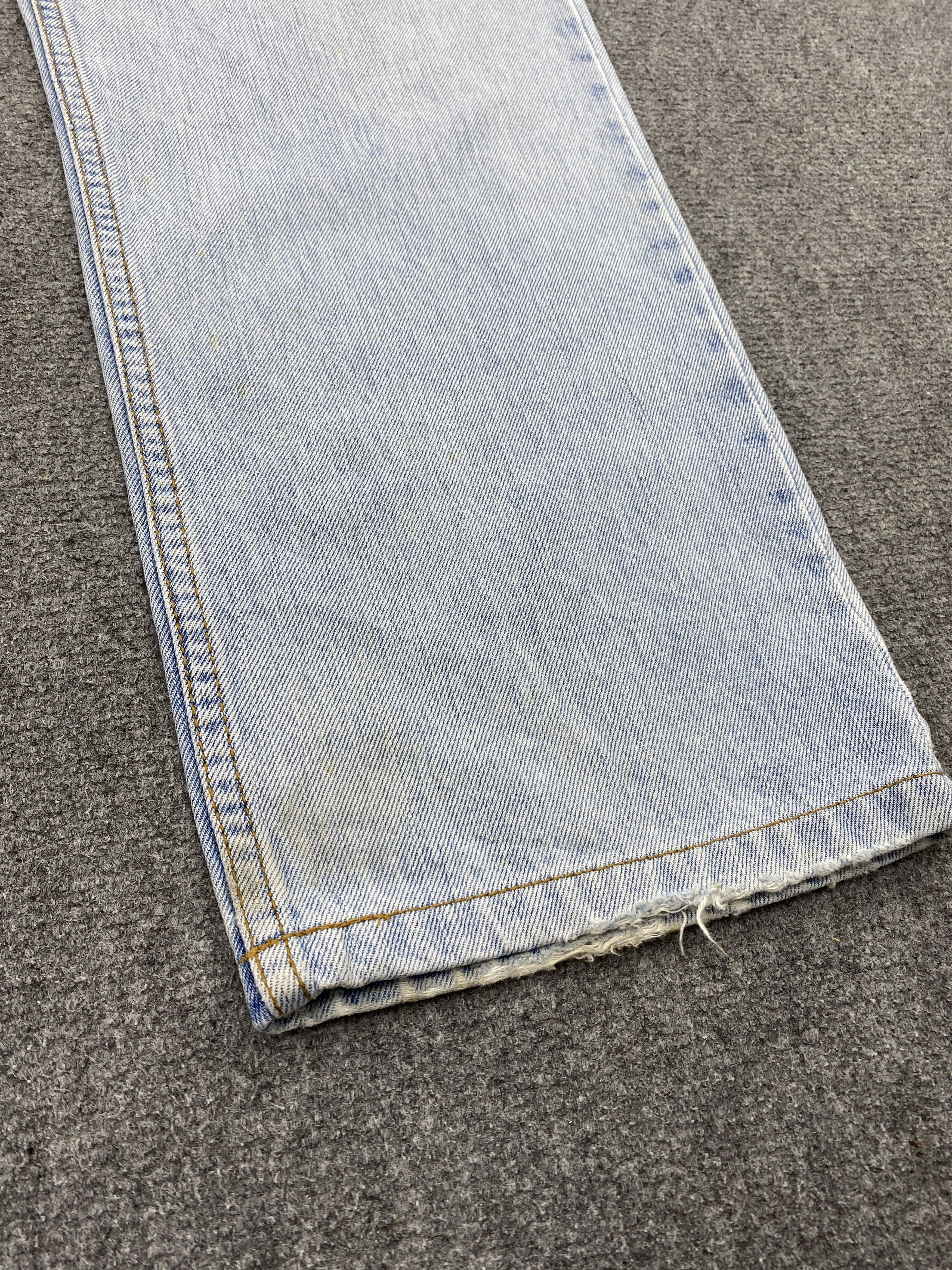 Levi's × Vintage Light Washed Vintage Levis 505 Jeans DP2606 Size US 33 - 13 Thumbnail