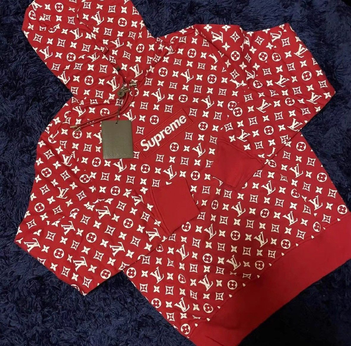 Louis Vuitton Louis Vuitton X Supreme Co-branded Hoodie with Full Logo ho Size US XS / EU 42 / 0 - 1 Thumbnail