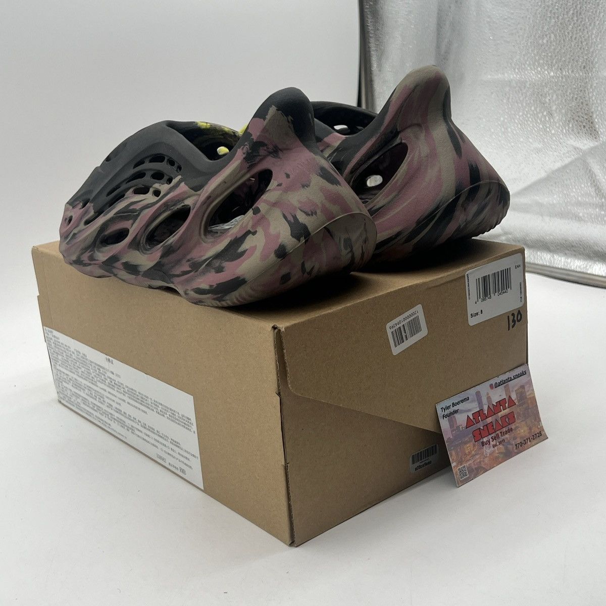 Adidas Yeezy foam runner Mx carbon Size US 8 / EU 41 - 4 Thumbnail