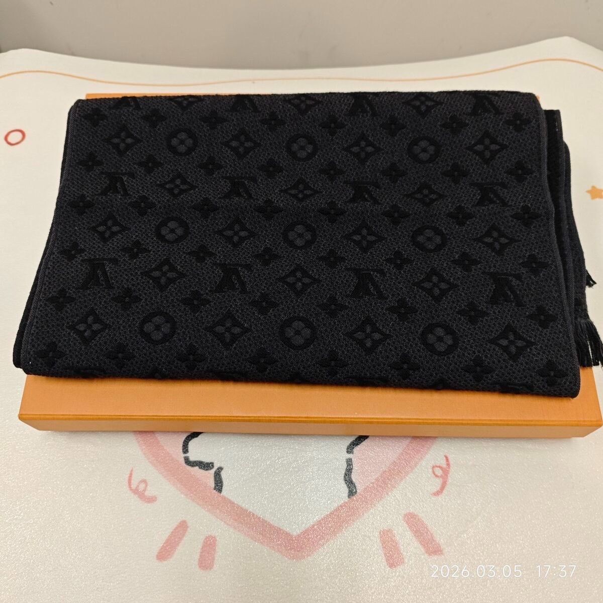 Louis Vuitton Louis Vuitton Monogram Wool Tassel Scarf Size ONE SIZE - 1 Thumbnail